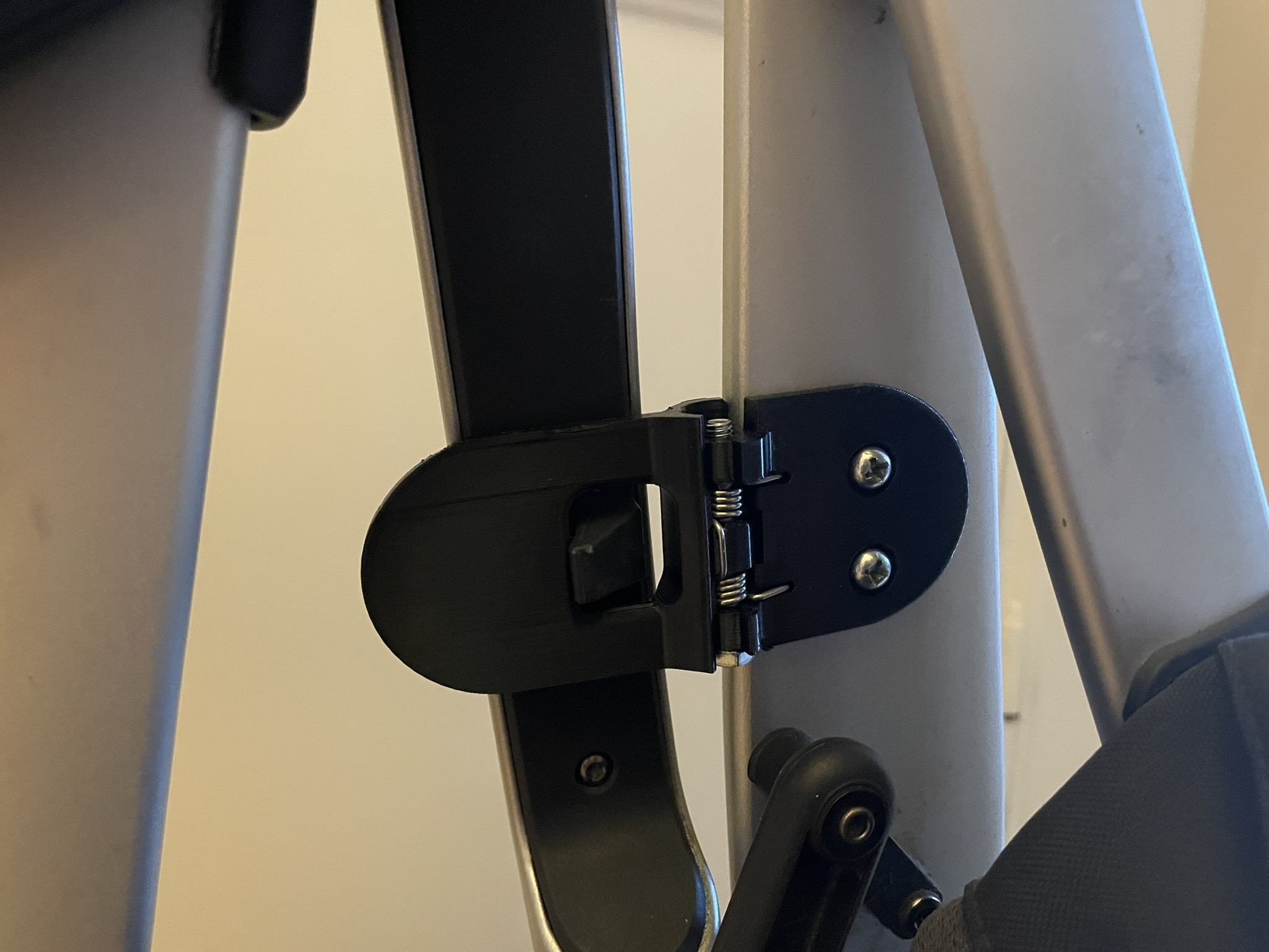 Vista V2 Latch