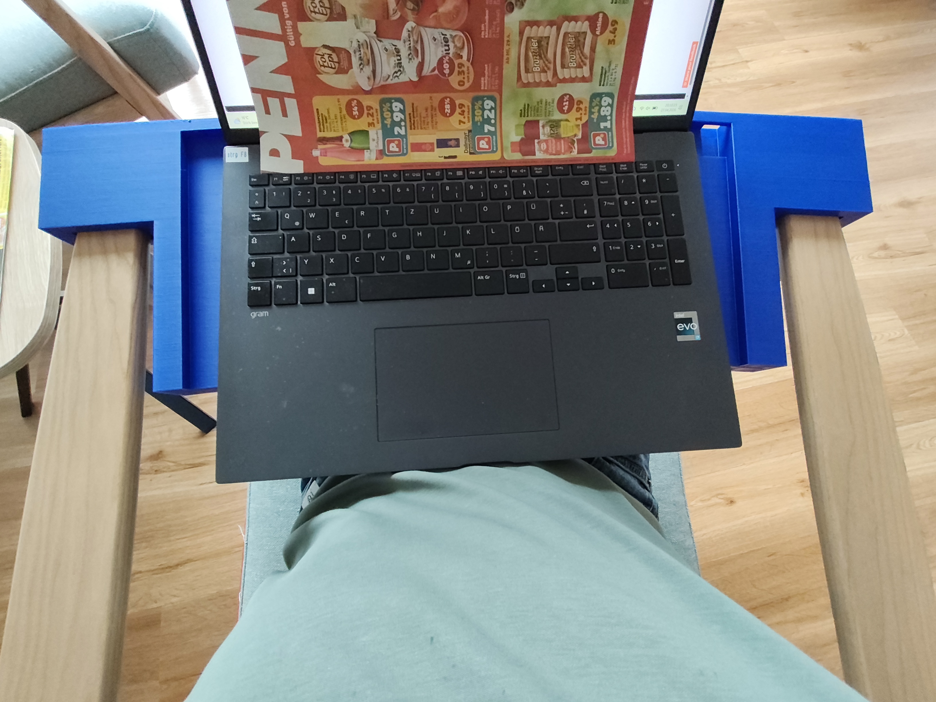 Laptophalter für IKEA-Lehnstuhl Ekenäset