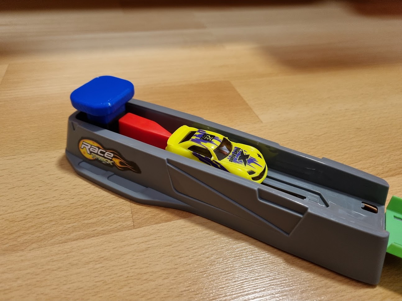 Big button for cheap car track loop