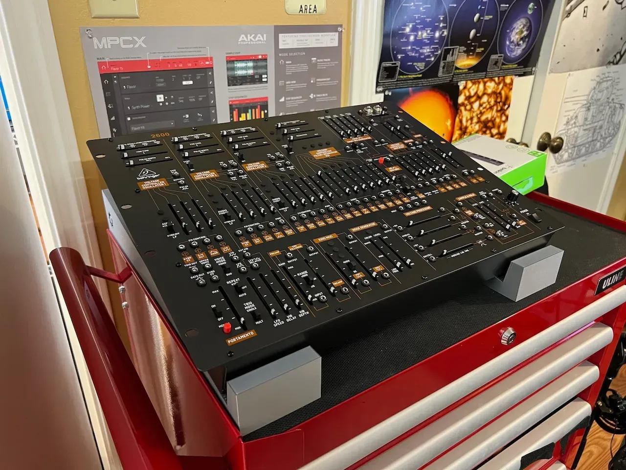 Behringer 2600  MUSIC STORE professional