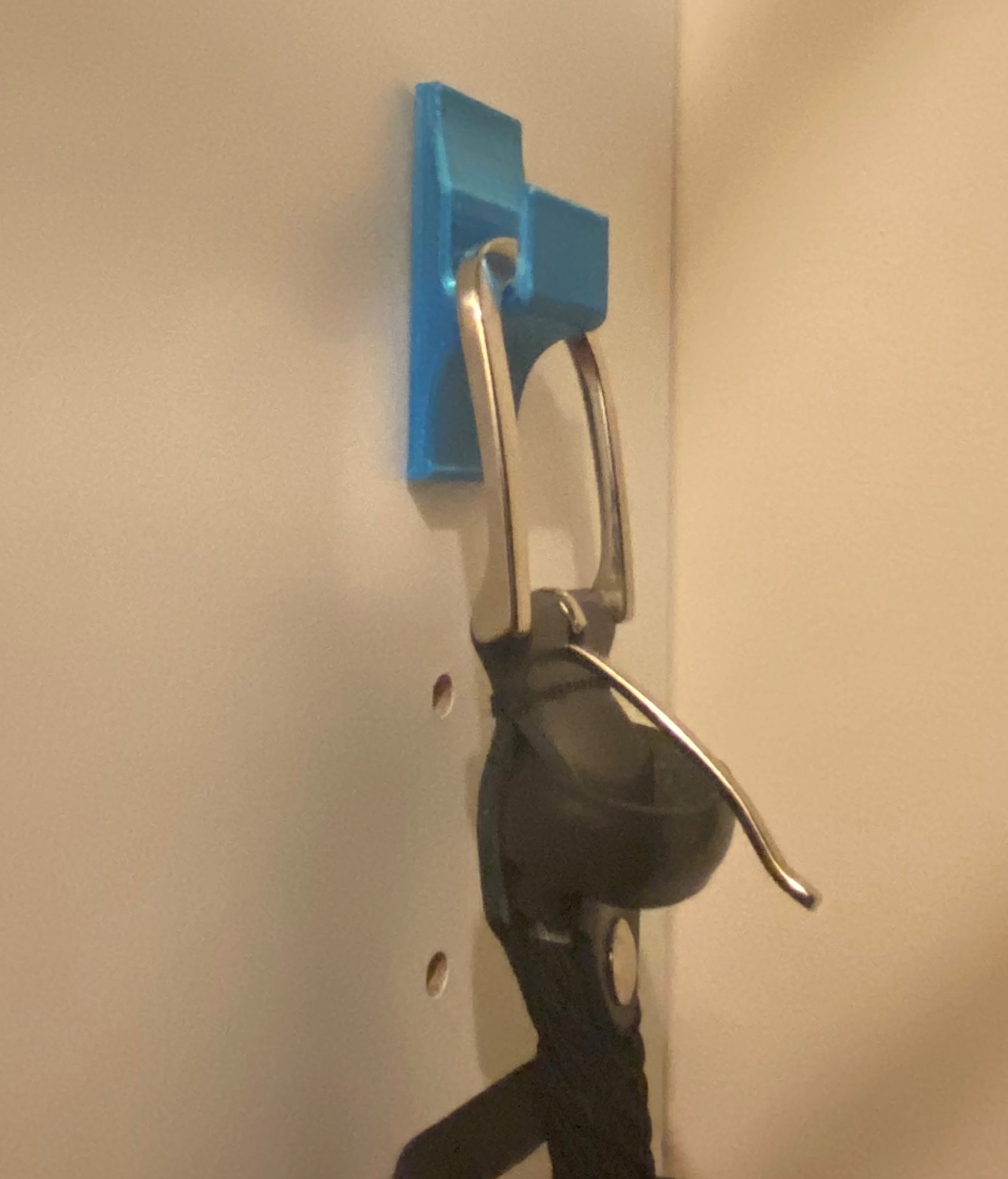 Drilled Melamine Shelf Belt Holder