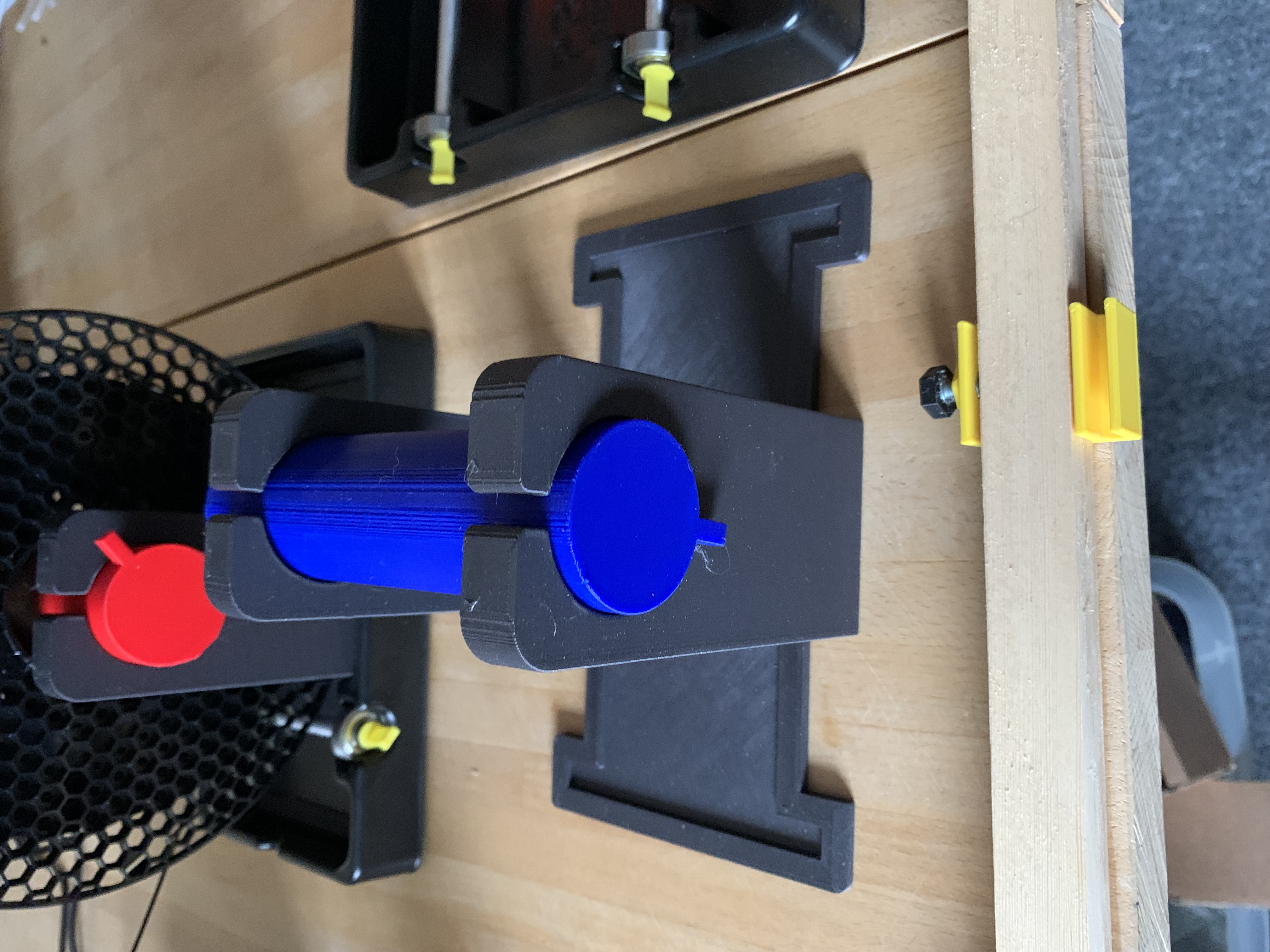 Miniatura 2 do modelo 3D spool holder too prevent drop over when almost empty