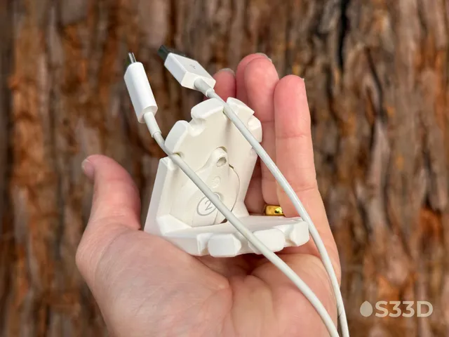 S33D — LIFT — LiftRest — Cable Organizer & Desk Companion