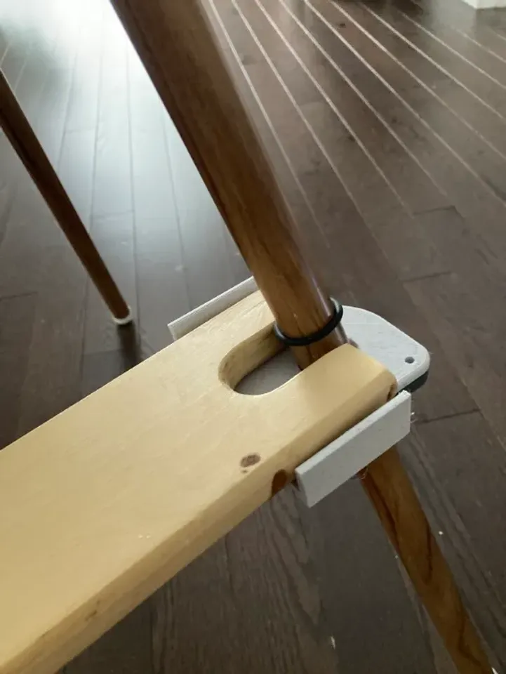 Free 3D file IKEA Antilop Highchair DIY footrest clamp. 🗜️・3D