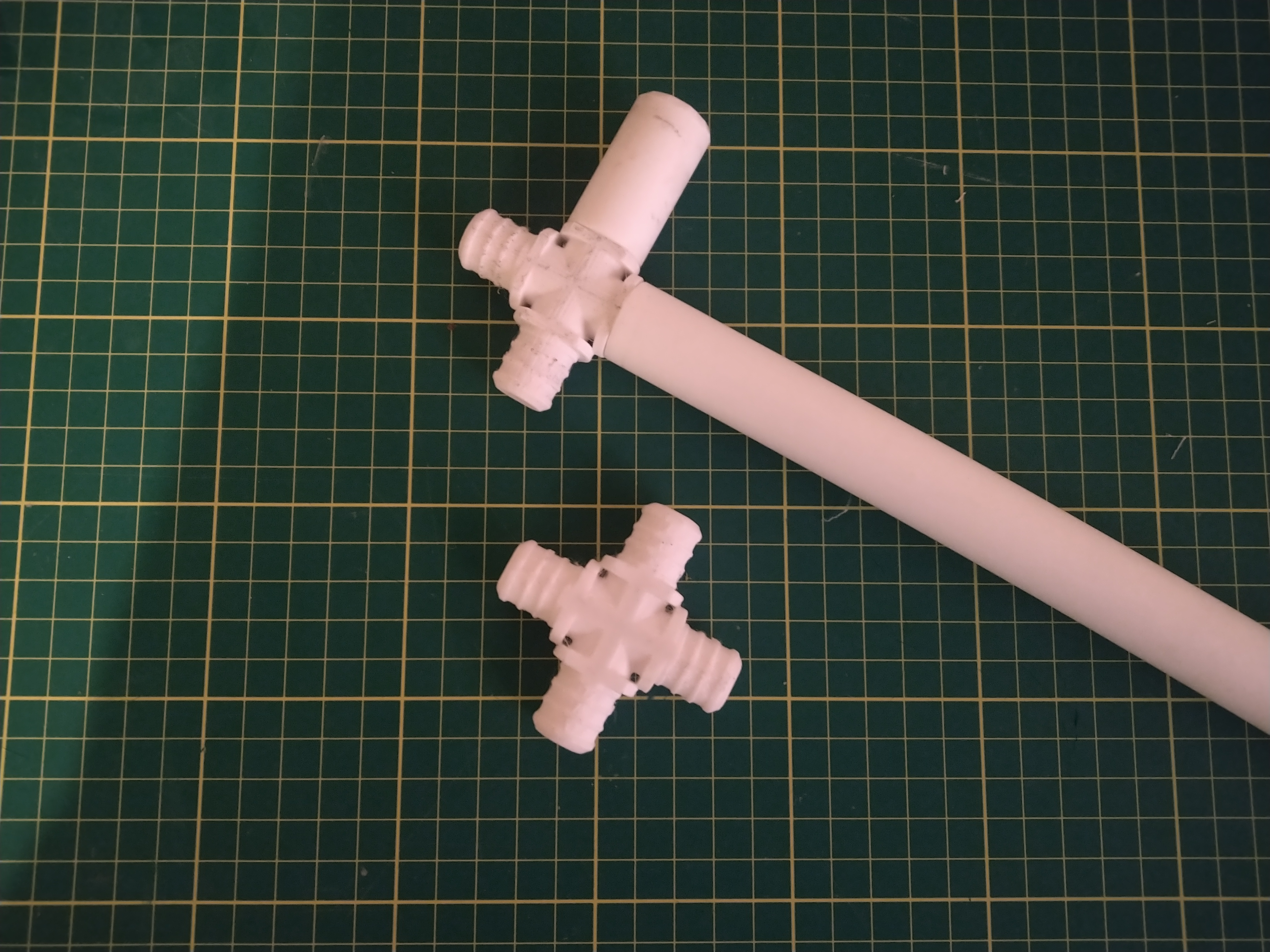 3/4in PEX Pipe Cross Connector