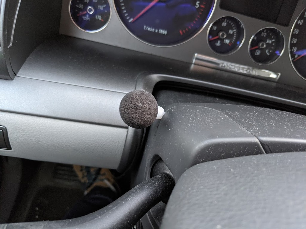 Microphone holder lining insert