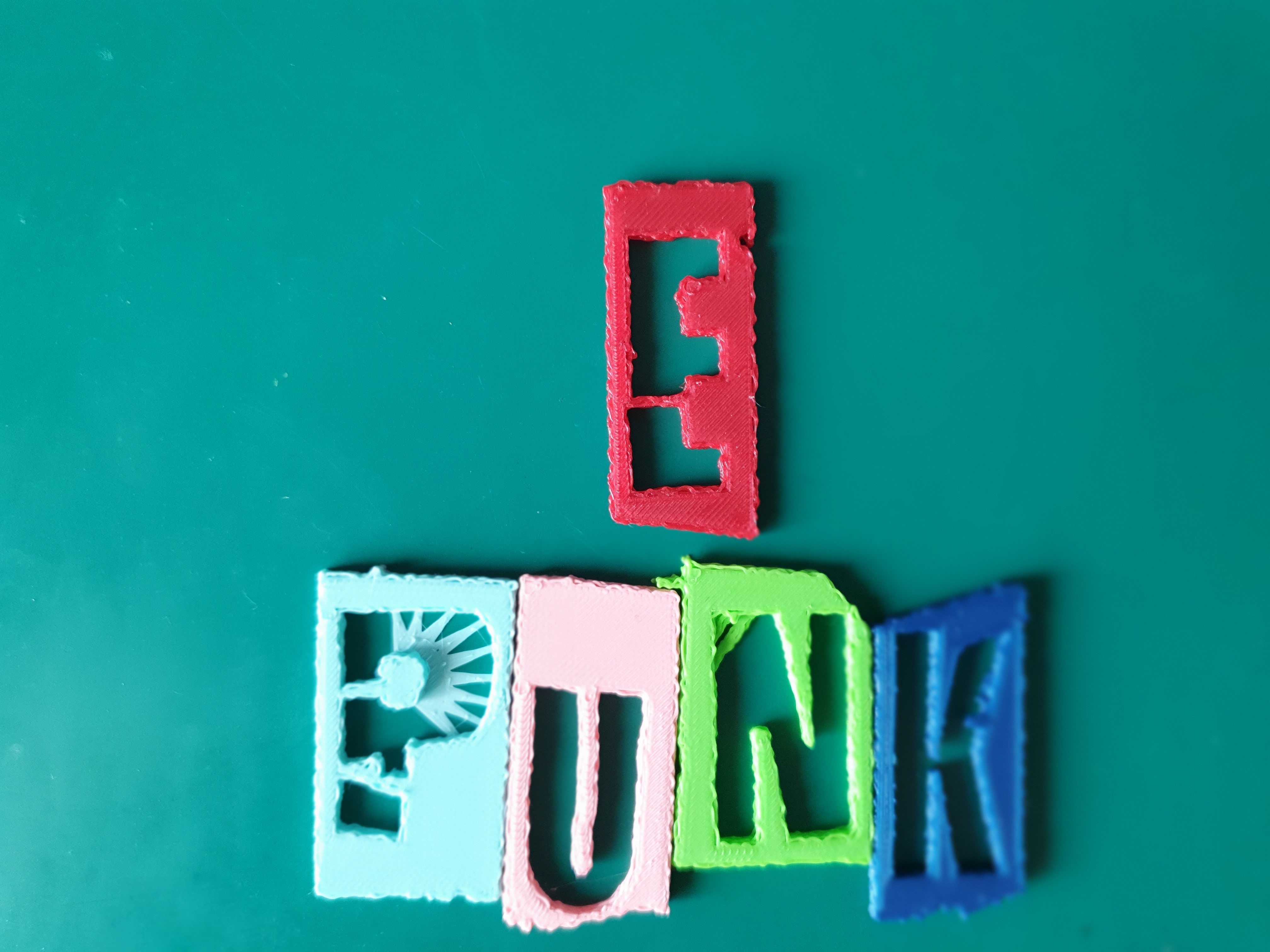 *️⃣ Punk font letter E