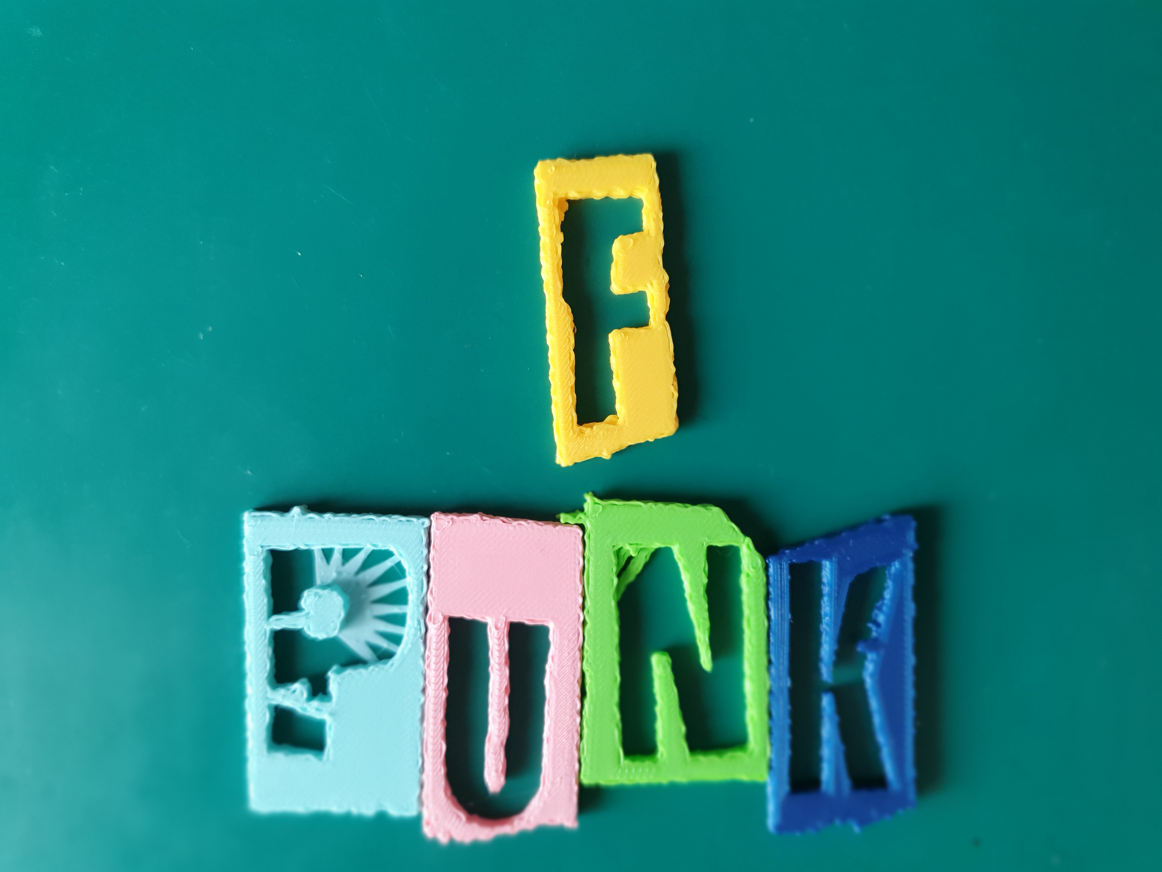 *️⃣ Punk font letter F