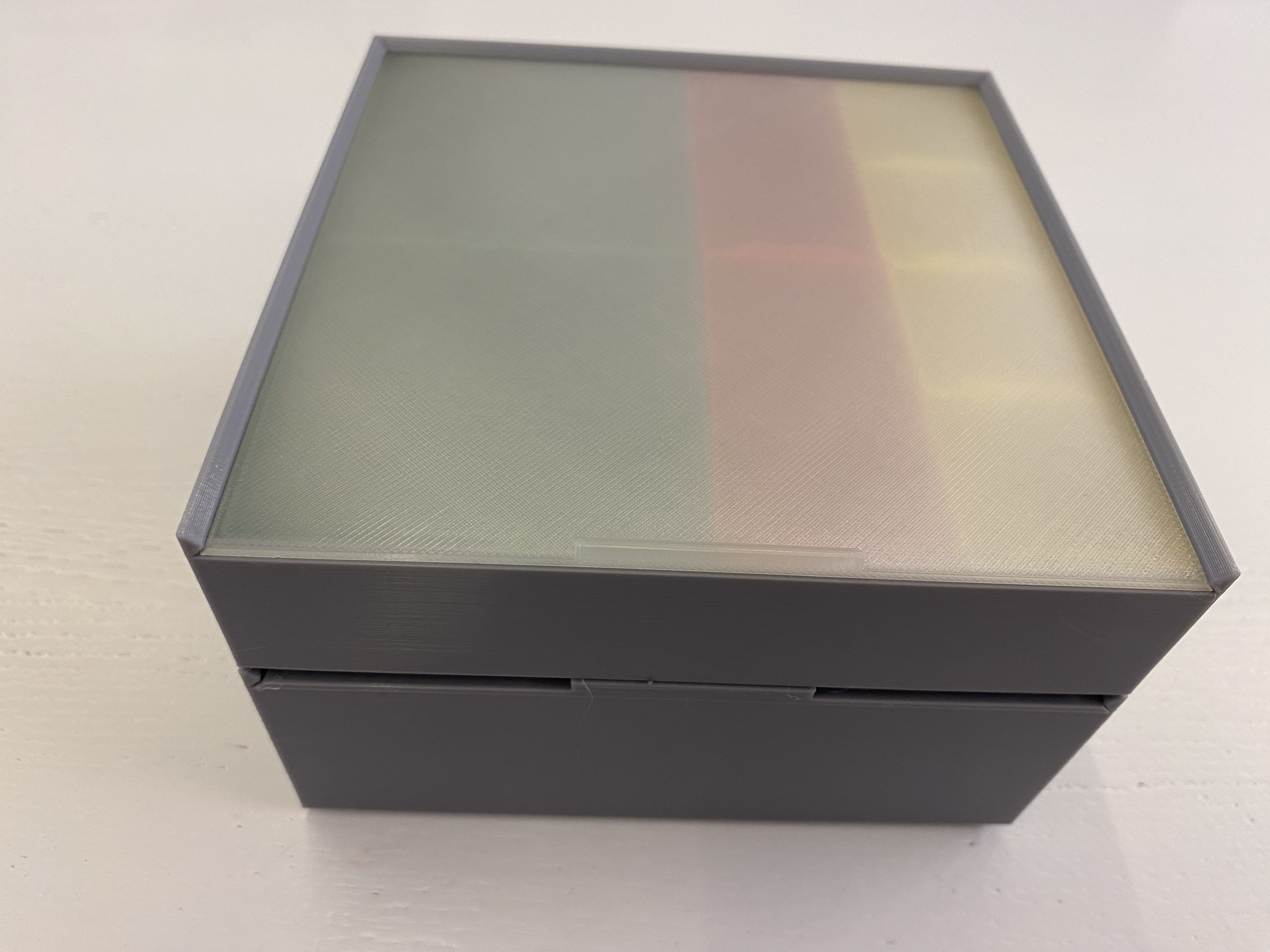 Miniatura 5 do modelo 3D Stackable box with locking lid and inserts