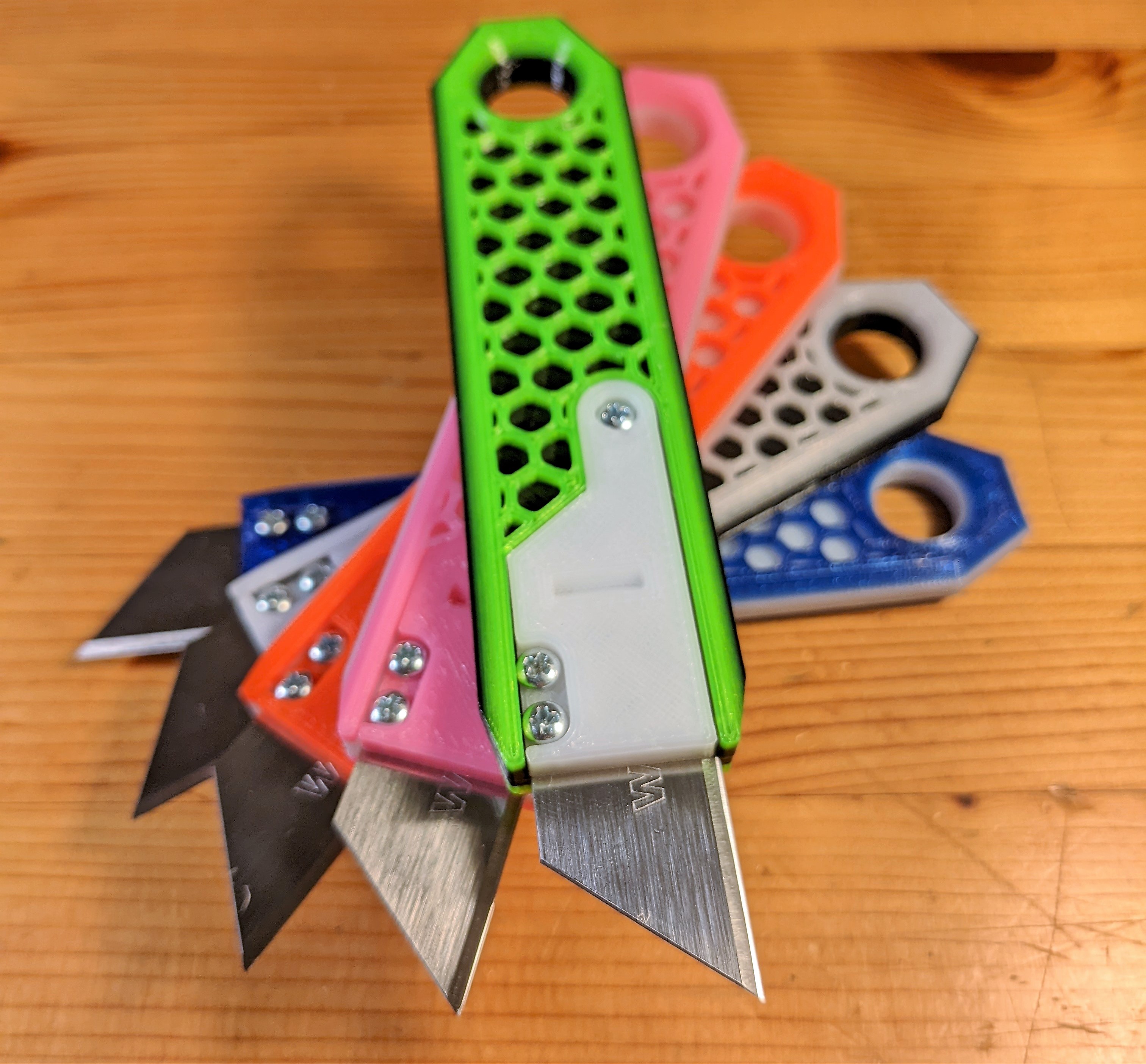 Utility Blade Holder with Snap Sheath by Spicy3d Download free STL