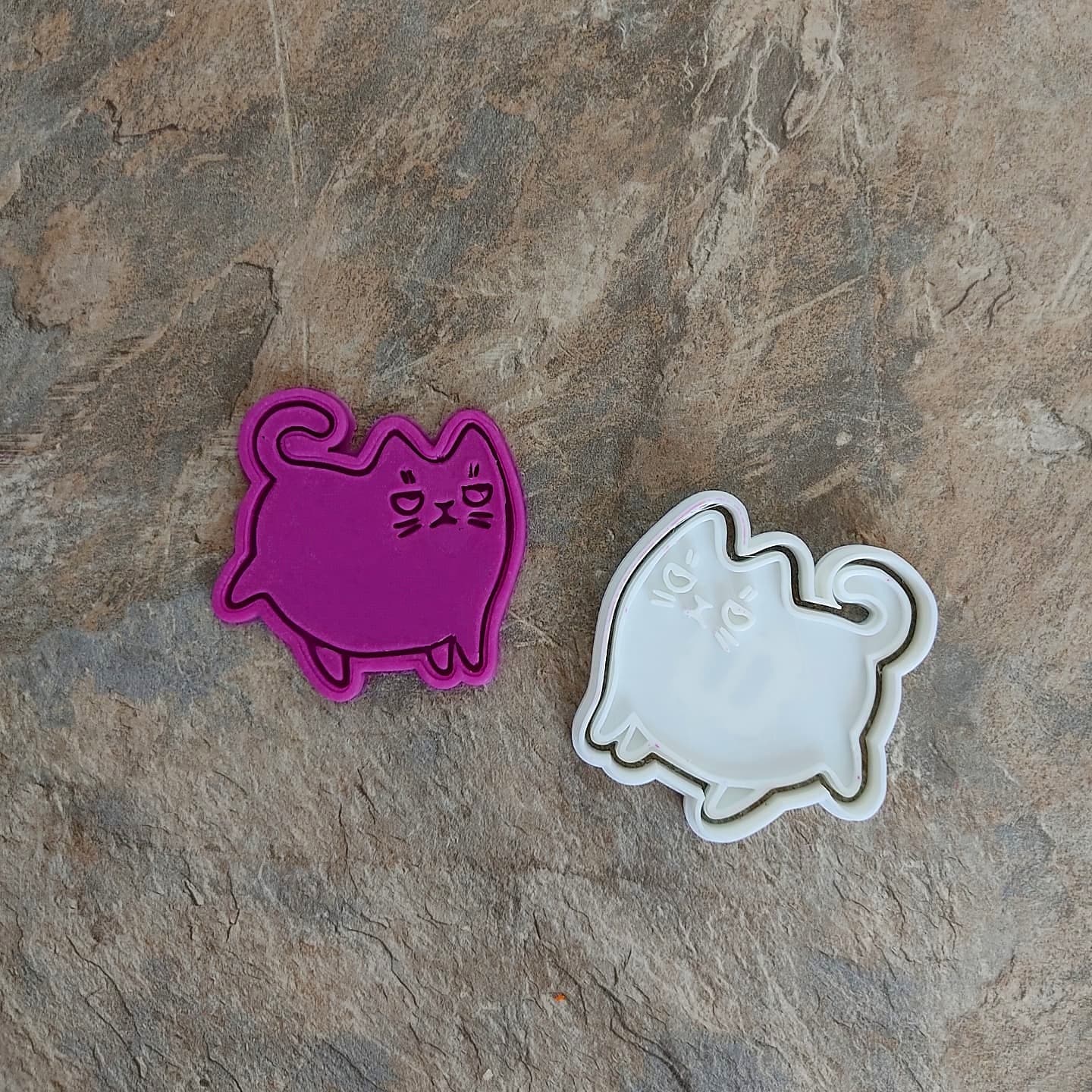 Grumpy cat cookie cutter