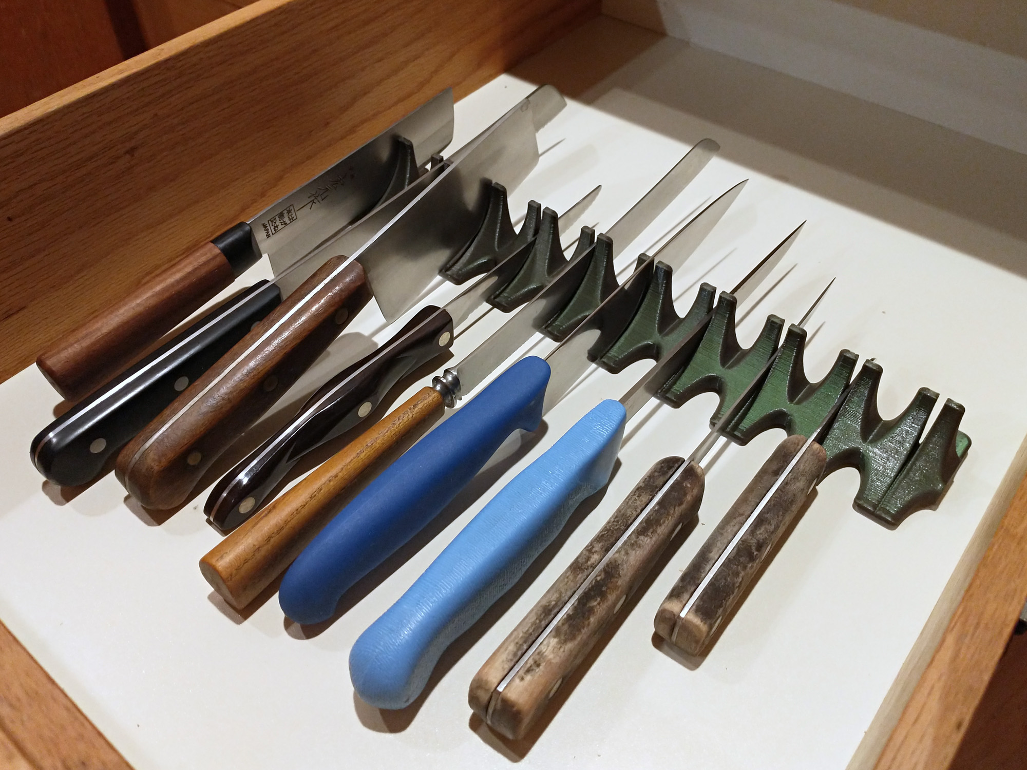 In-Drawer Knife Rest