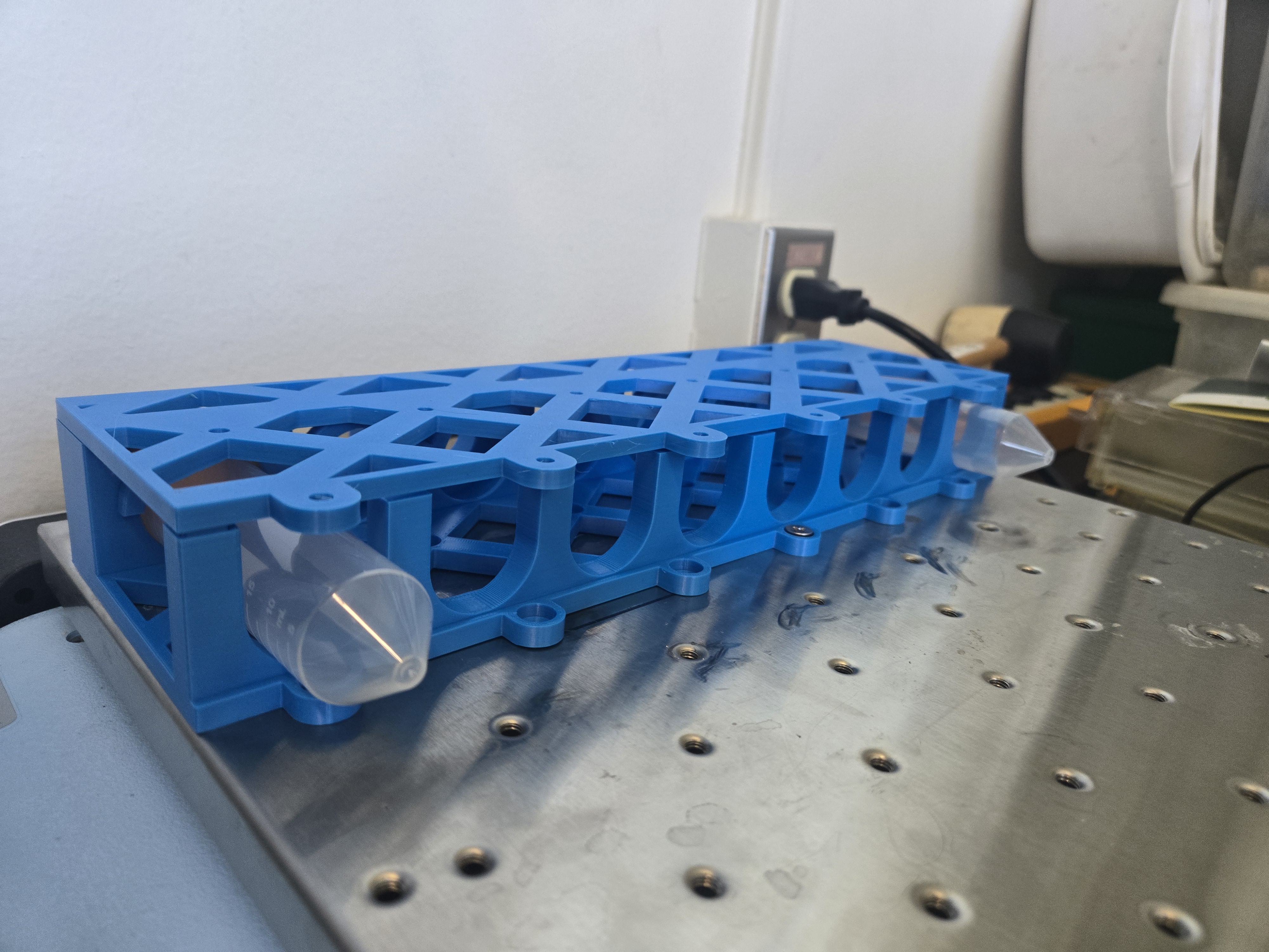 Stackable Horizontal 50ml Tube Clamp for Shakers — miniatura 3