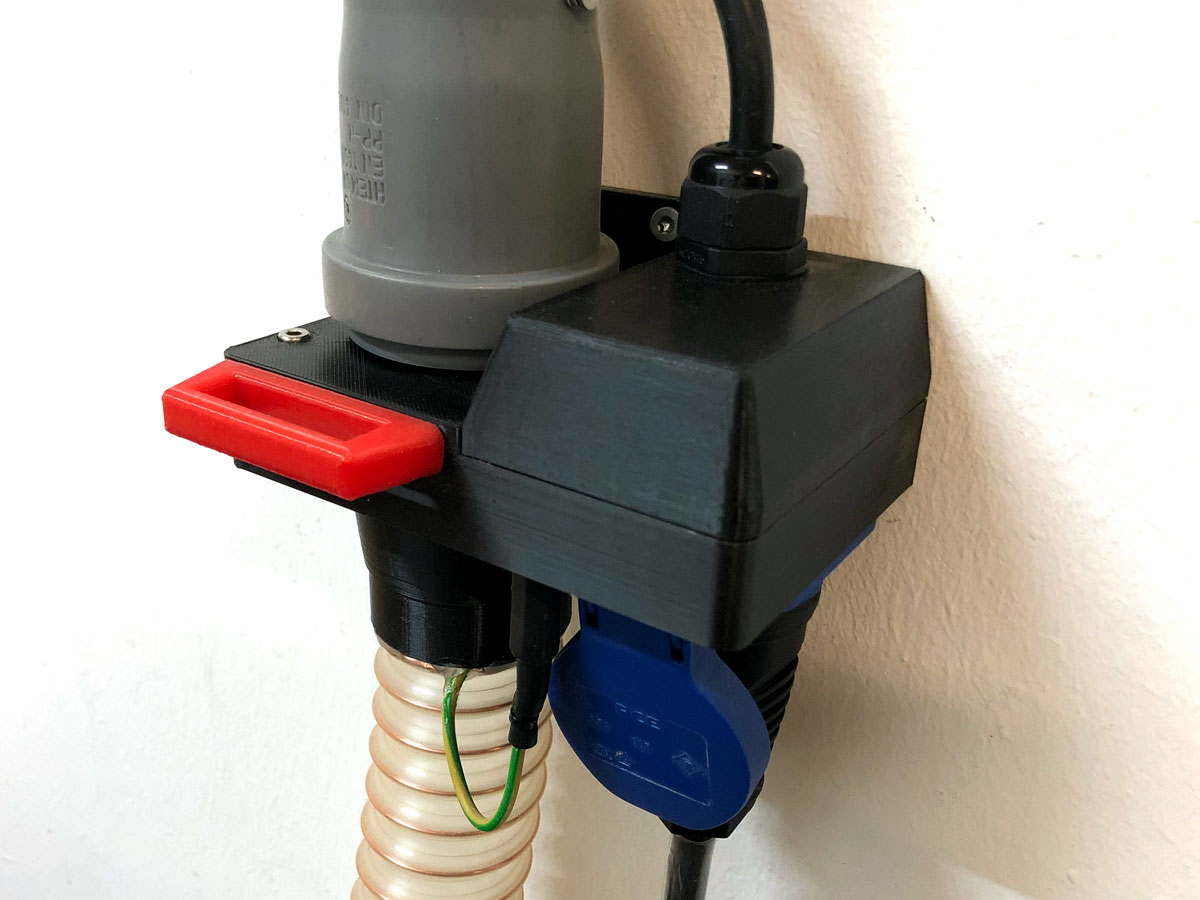 Blastgate with socket and grounding