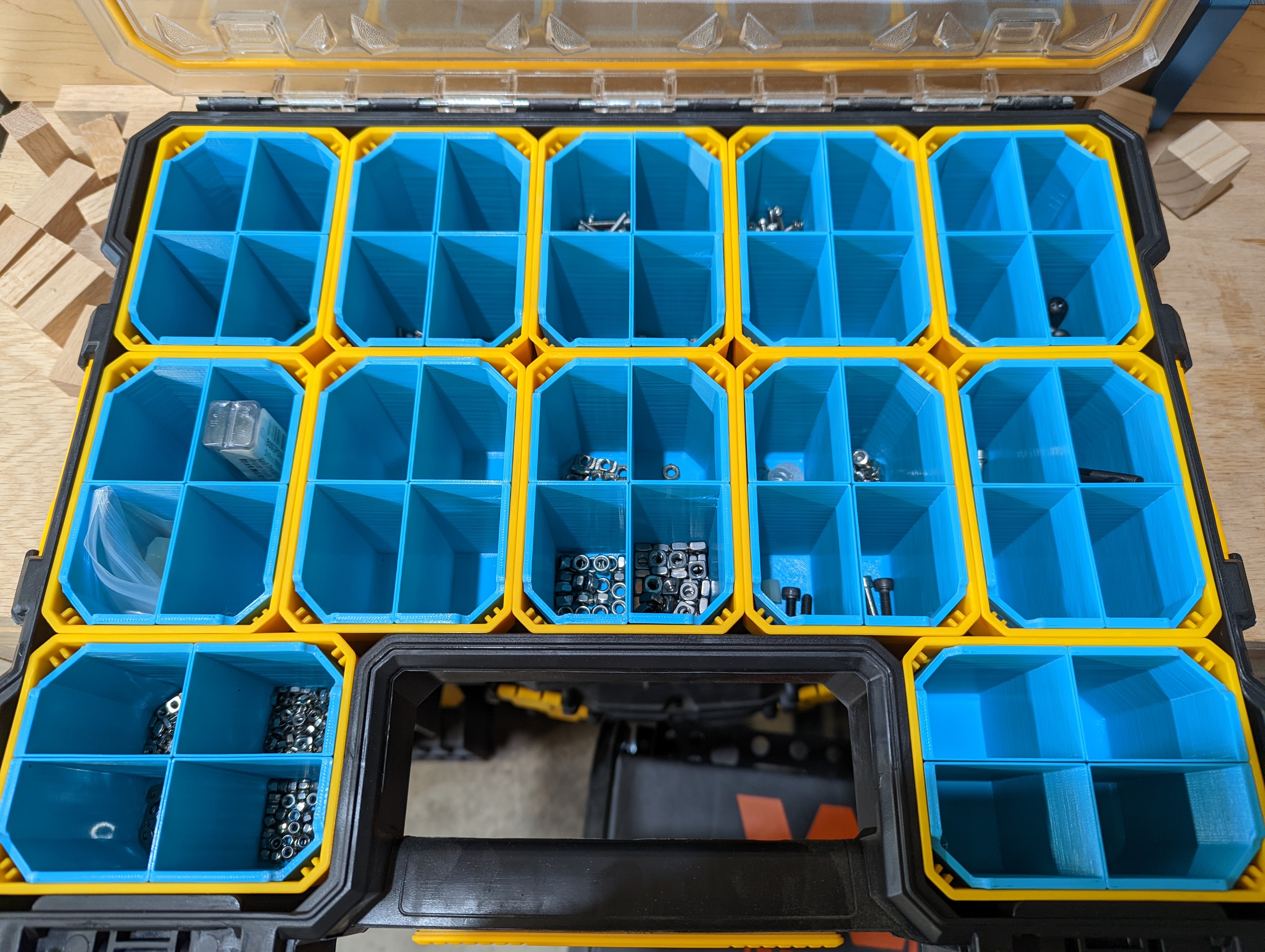 Small parts separators for Dewalt Container