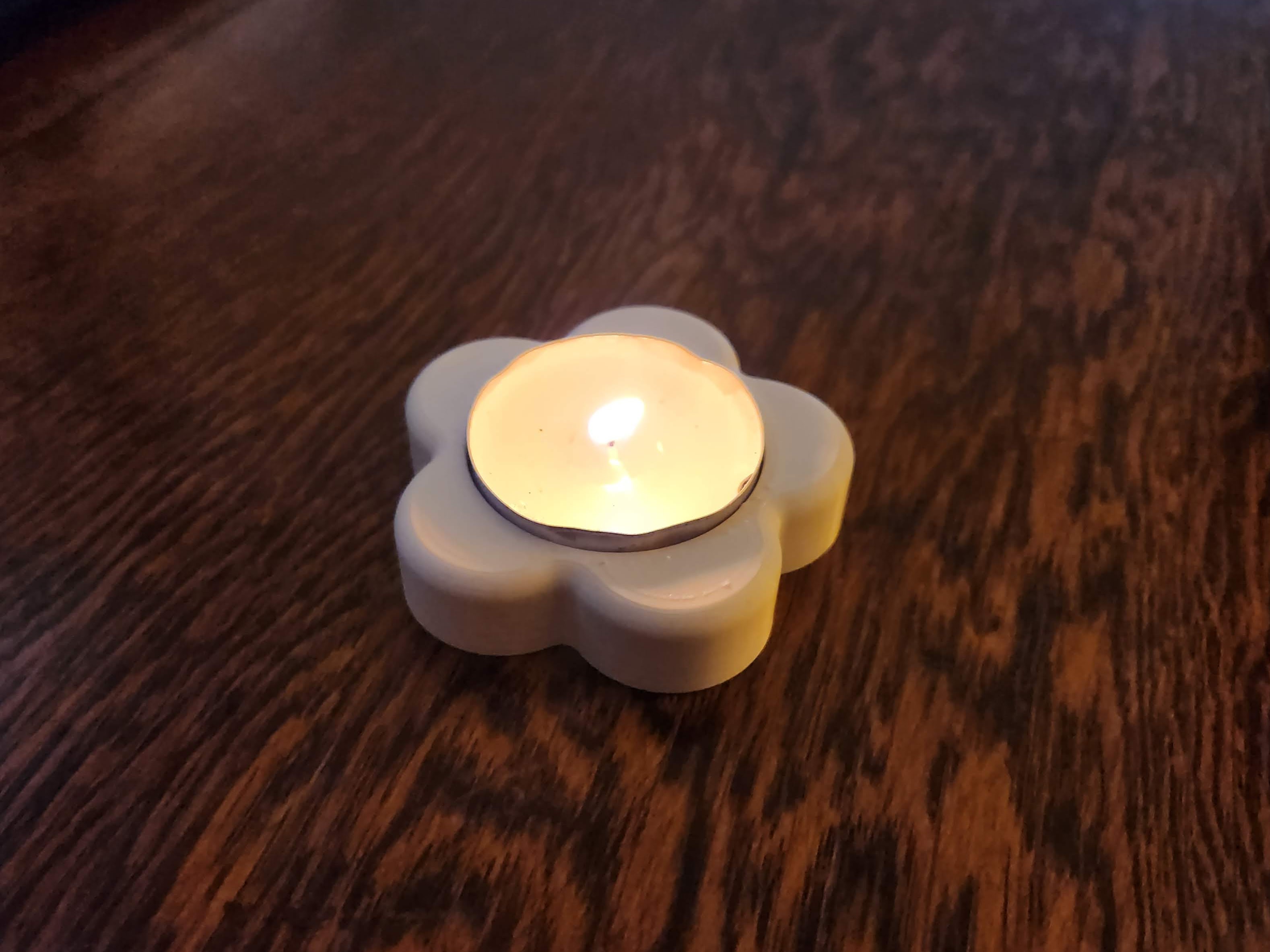 Simple flower candle holder