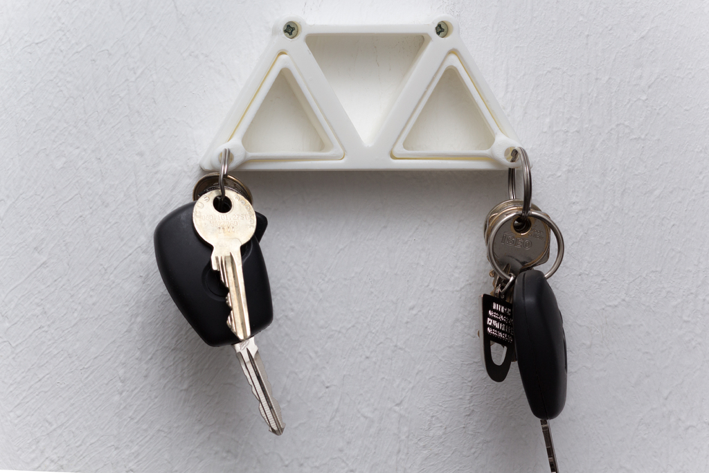 Triangle key holder