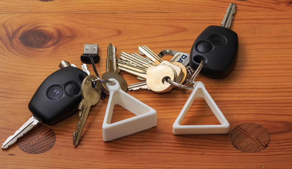 Miniatura 2 do modelo 3D Triangle key holder