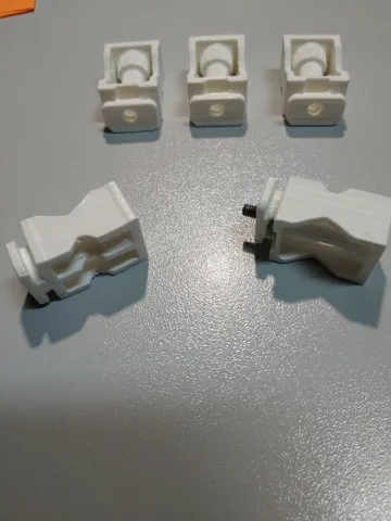 Cable clamp for electrical installation