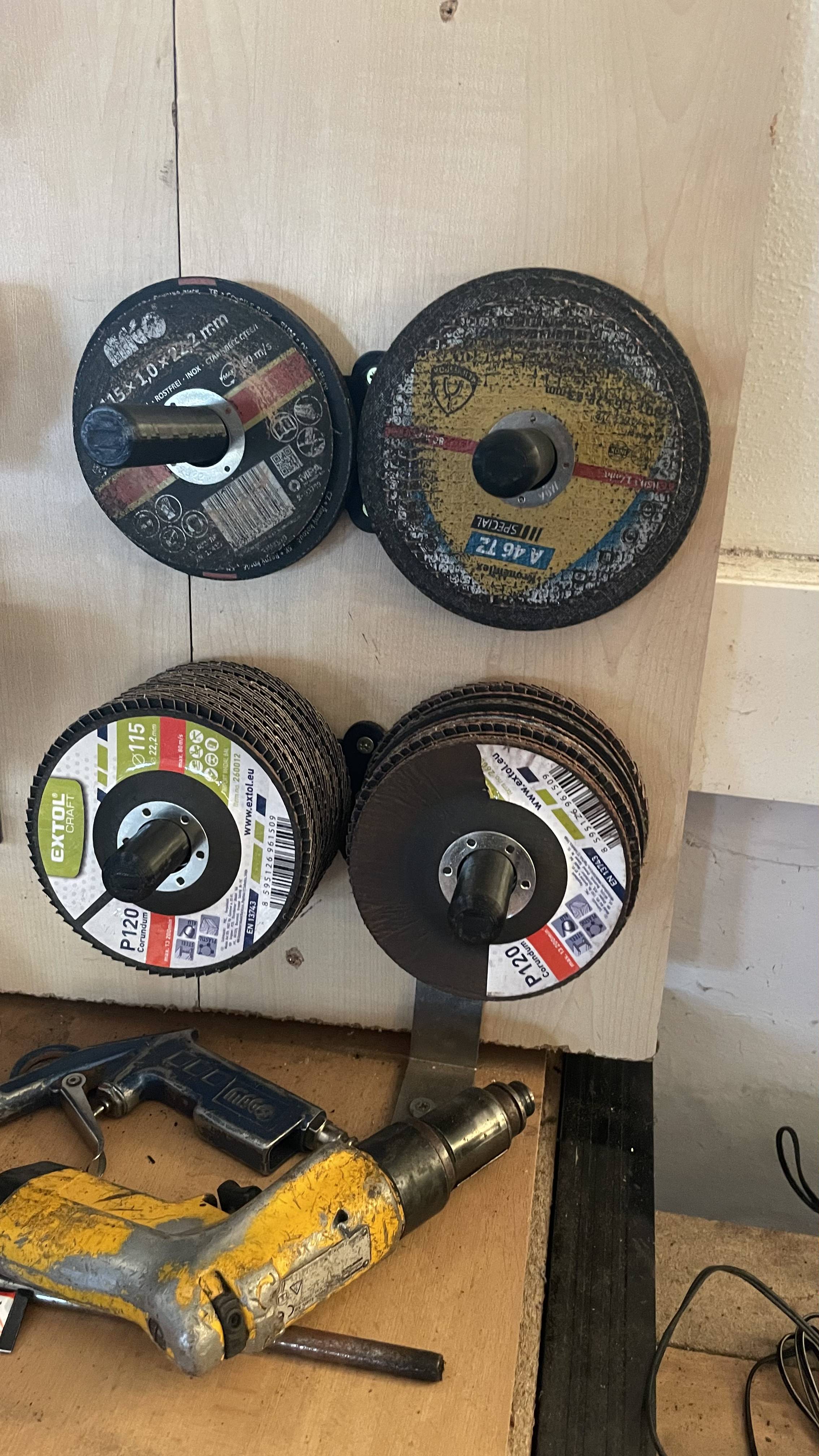 Angle Grinder Discs Holder by Ondřej Hladík Download free STL model