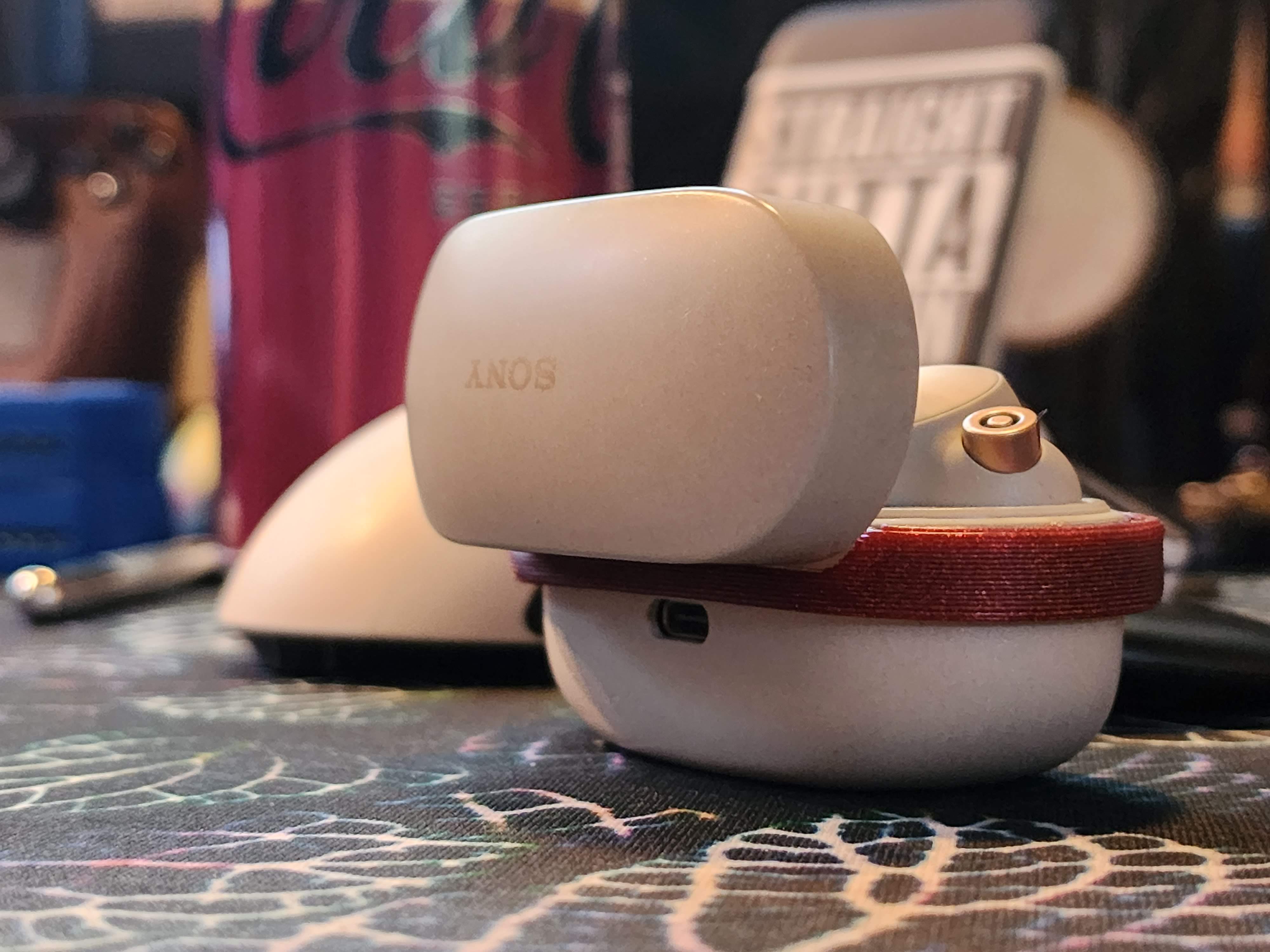 Sony WF1000XM4 Headphone tracker clip by Jordan Janzen Download free