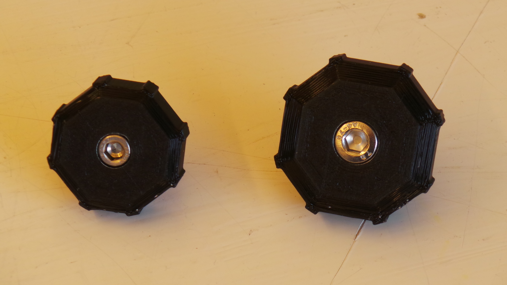 Larger thumbscrews/wheels