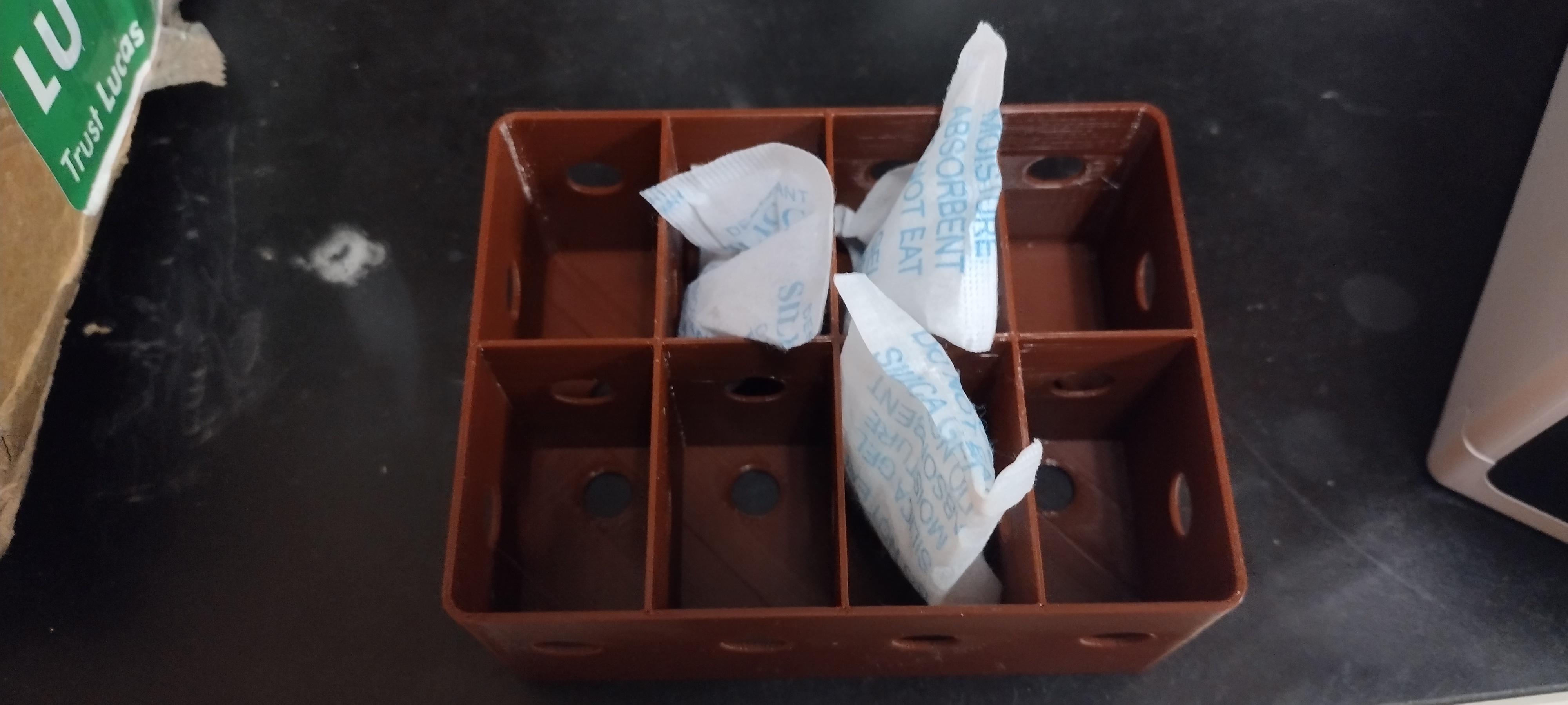 eSUN eBOX Desiccant holder for recharging desiccant packets by