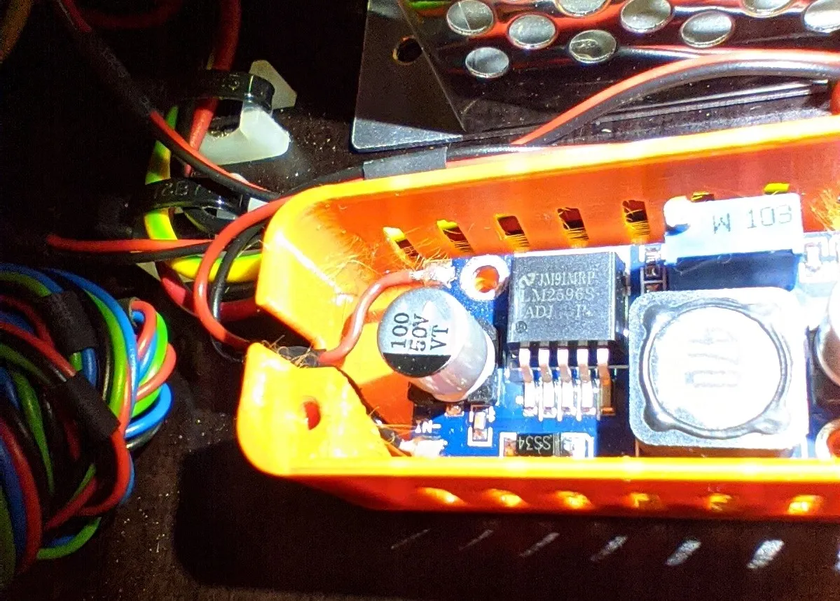Improved remix of a simple LM2596 enclosure / case by a123qwertz567 ...