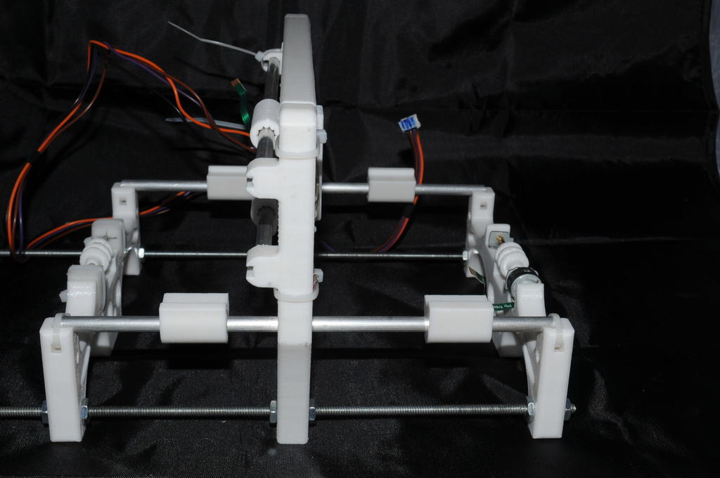 Miniatura 4 do modelo 3D MINI CNC with cdrom steppers