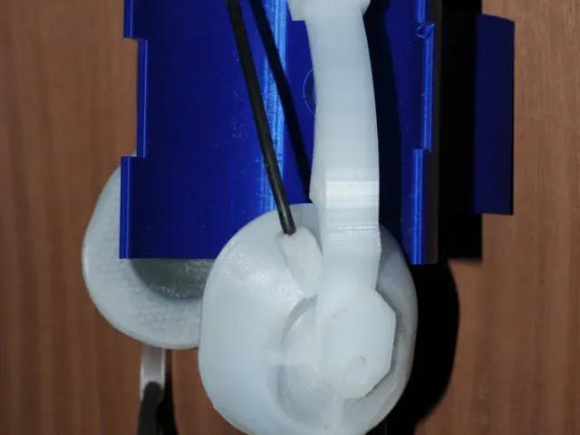 Flexible chin strap attachment