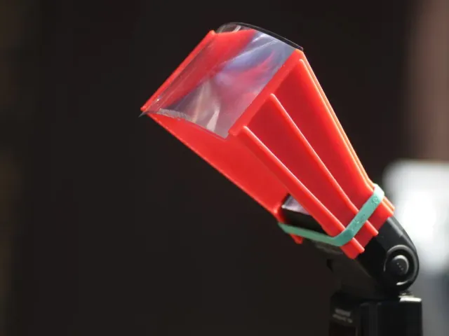 Flash extender fresnel lens