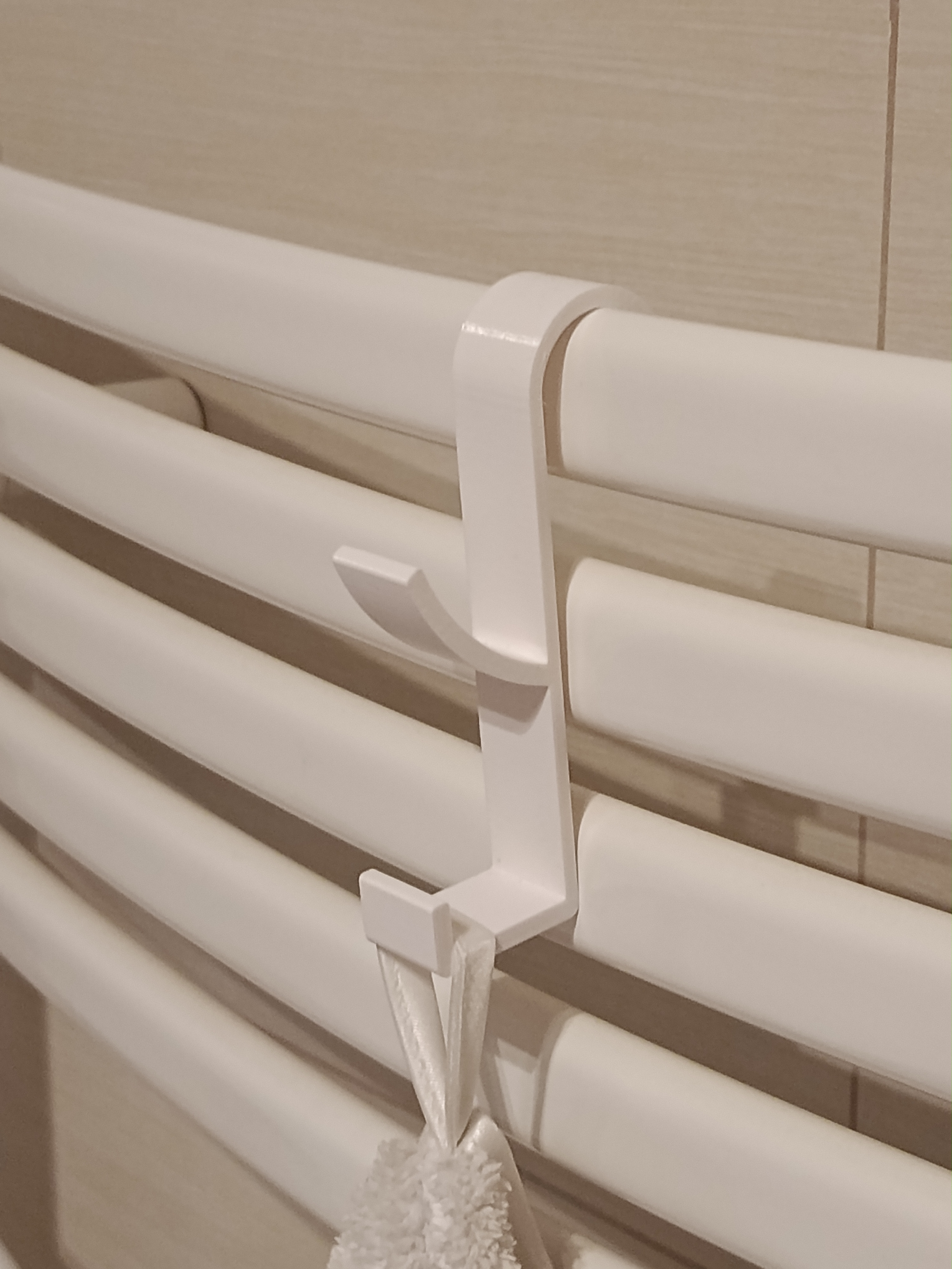 Radiator hook