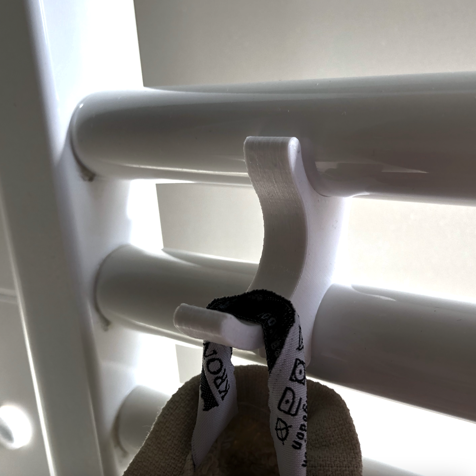 Towel hanger / Handtuchhalter