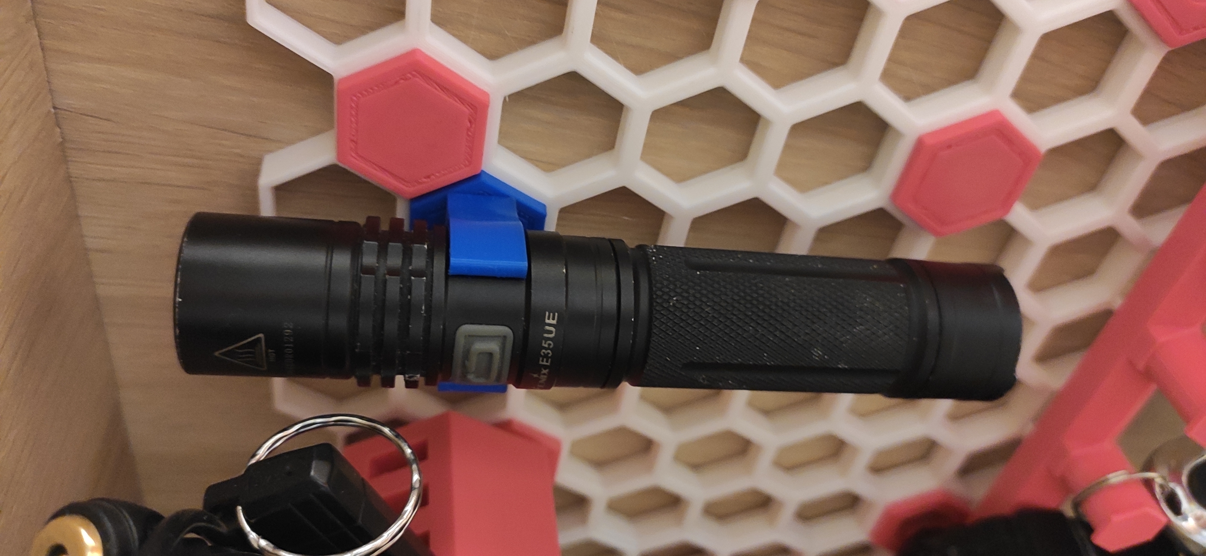 Parametric pipe holder for honeycomb storage wall
