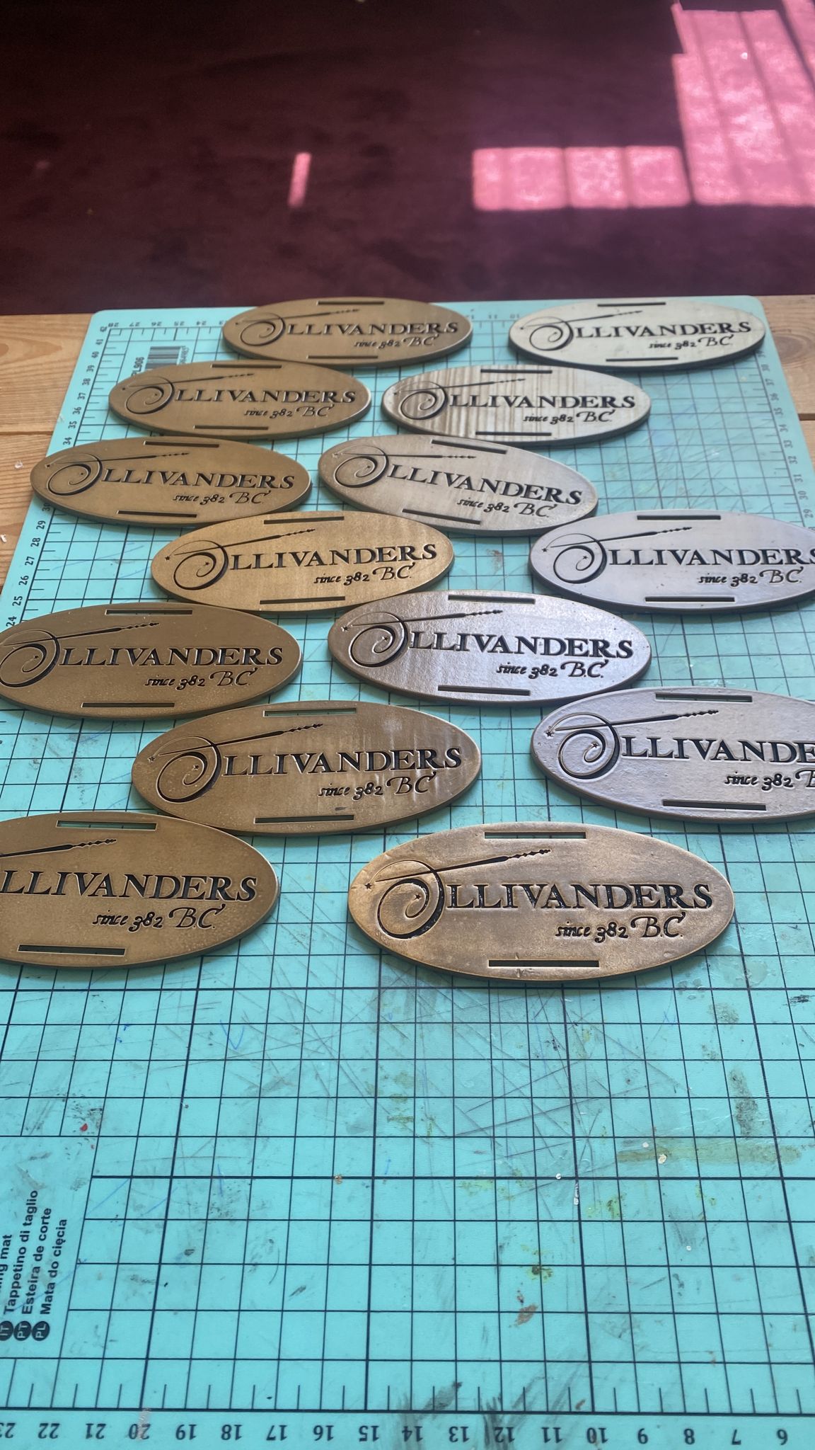 OLLIVANDERS RIBBON BROOCH