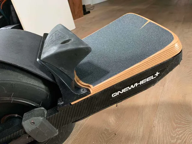 OneWheel rear concave footpad