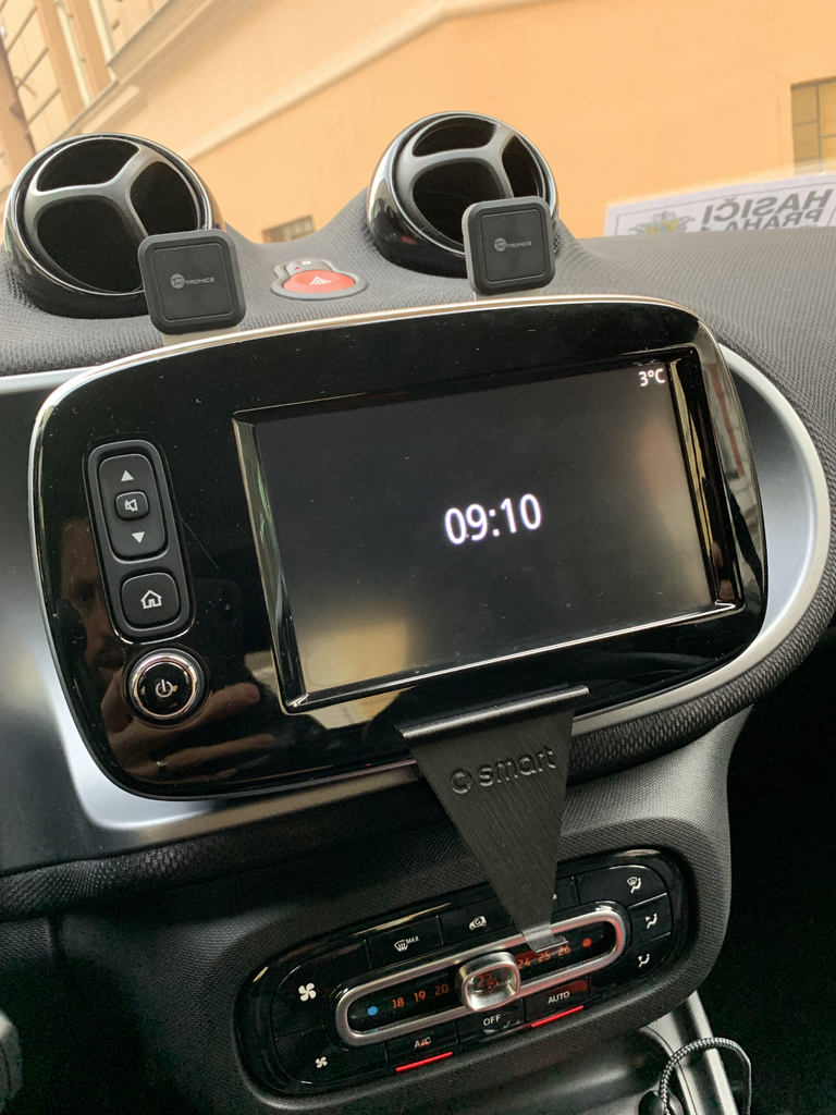 Smart car (ForTwo 453) iPhone XS holder by Johny69, Download free STL  model