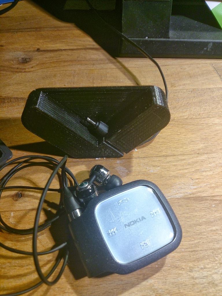 Desk stand for my Nokia BH 214 bluetooth headset by hn3000