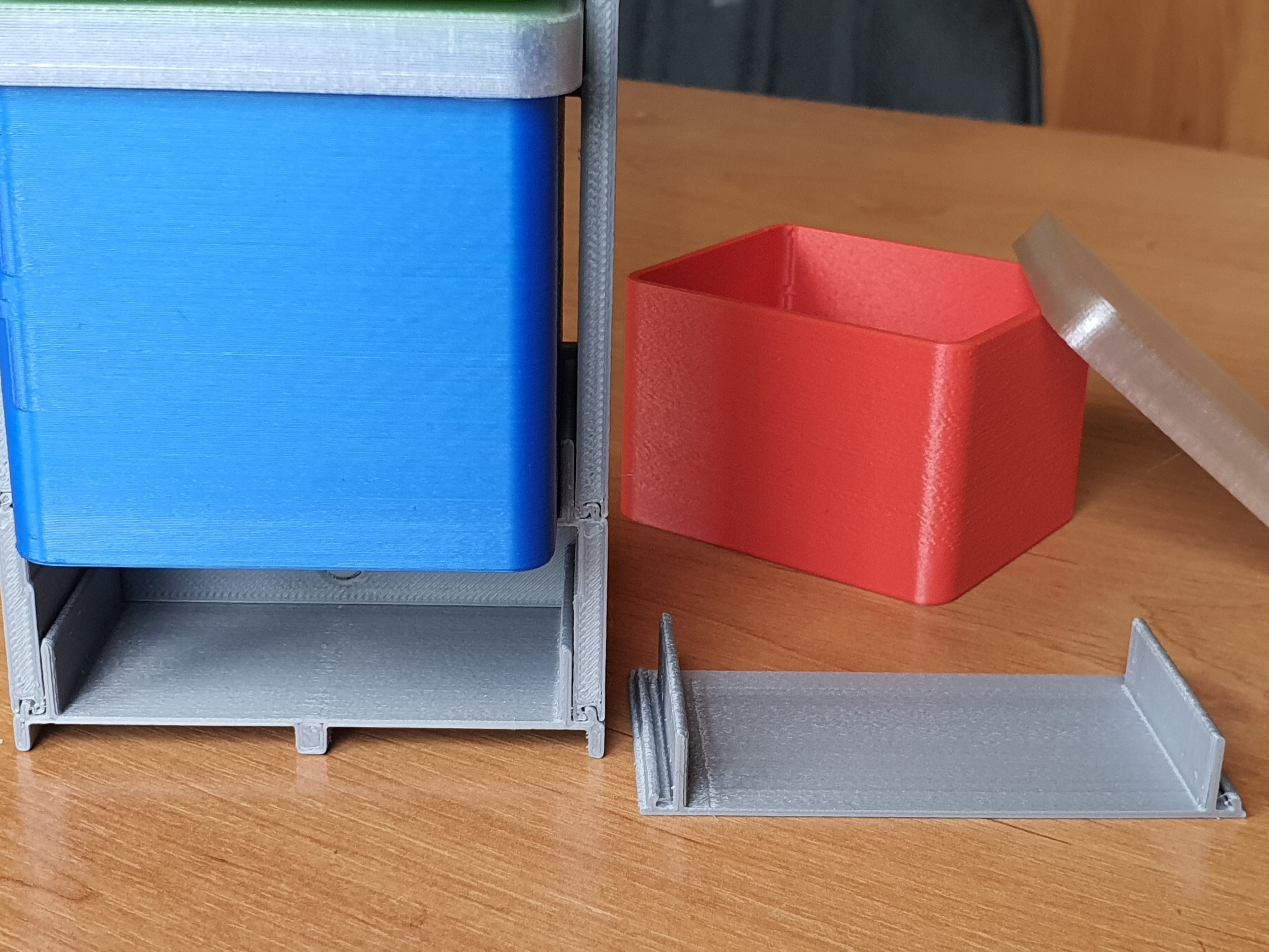 Miniatura 2 do modelo 3D Box with lid including stackable binder