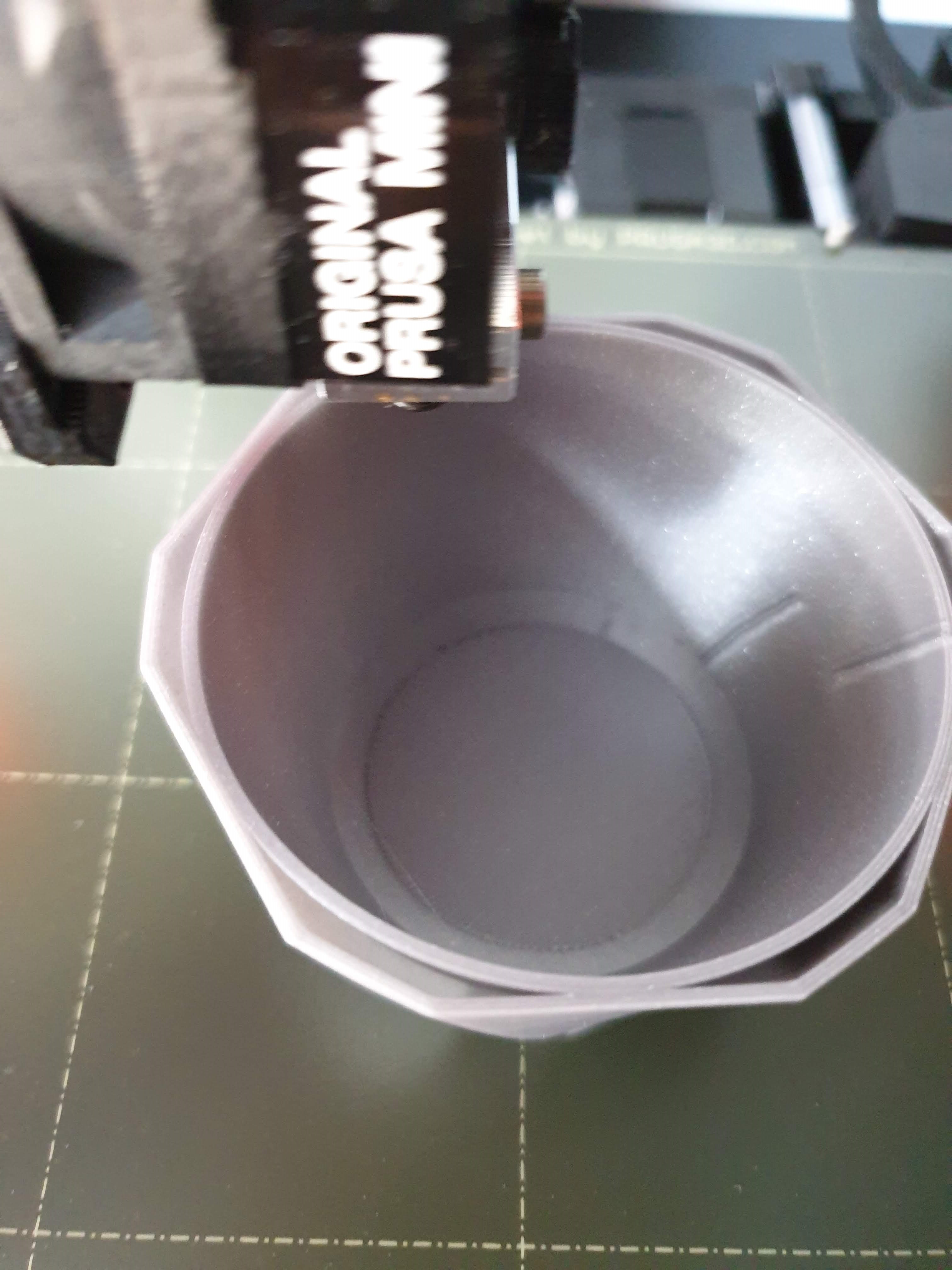 Miniatura 5 do modelo 3D Small Plant Pot