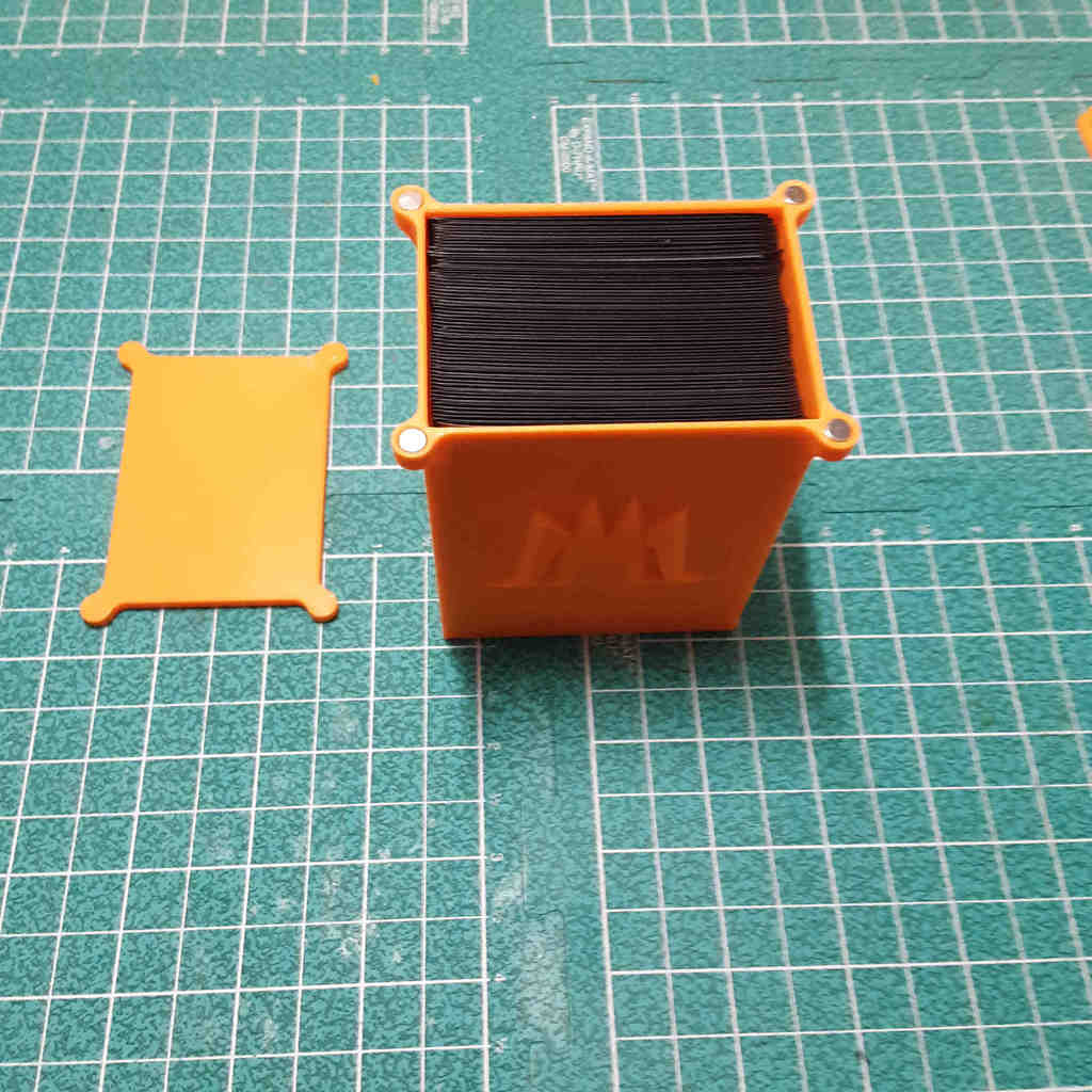 Deck Box - 60 Cards Double Sleeved