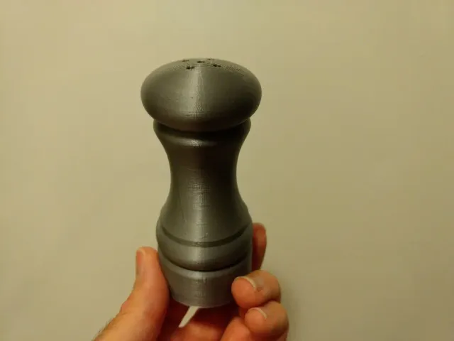 Salt shaker v2 (OpenSCAD)