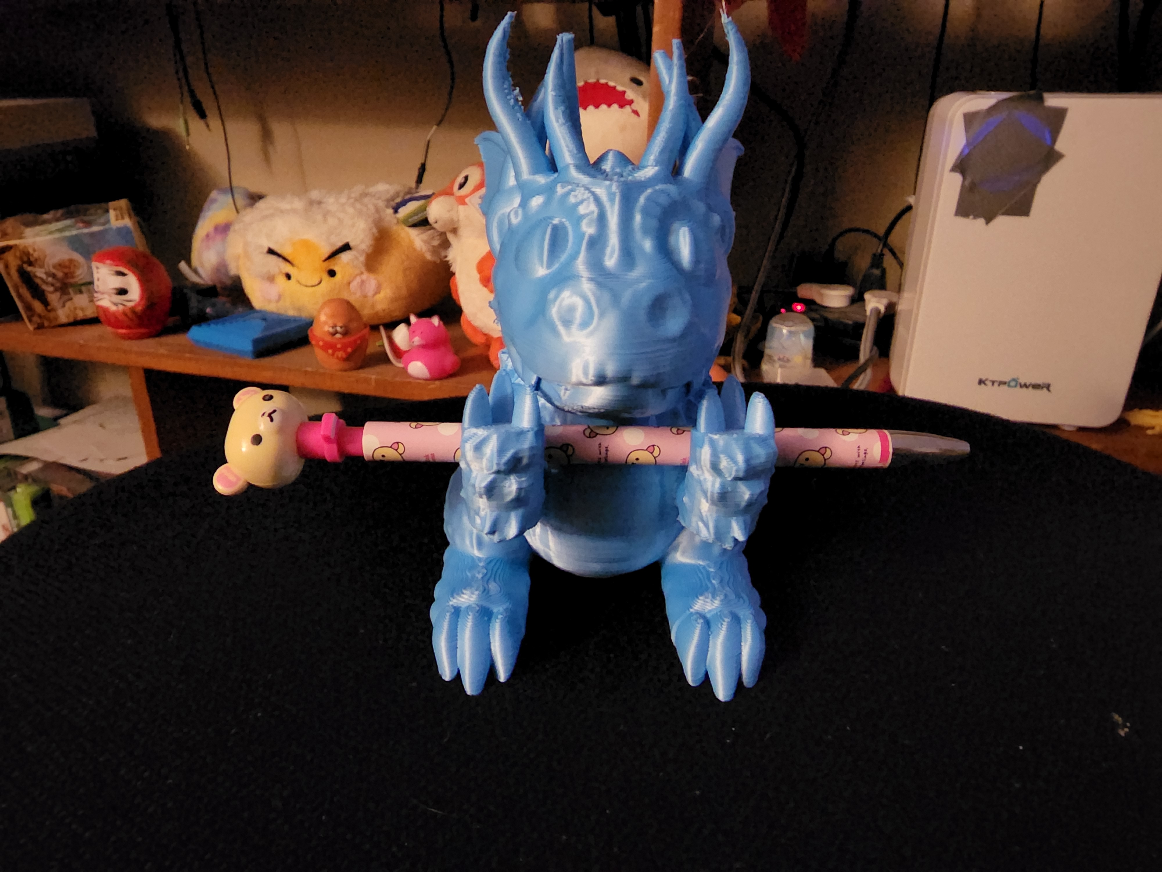 Miniatura 2 do modelo 3D Dragon Pen Holder