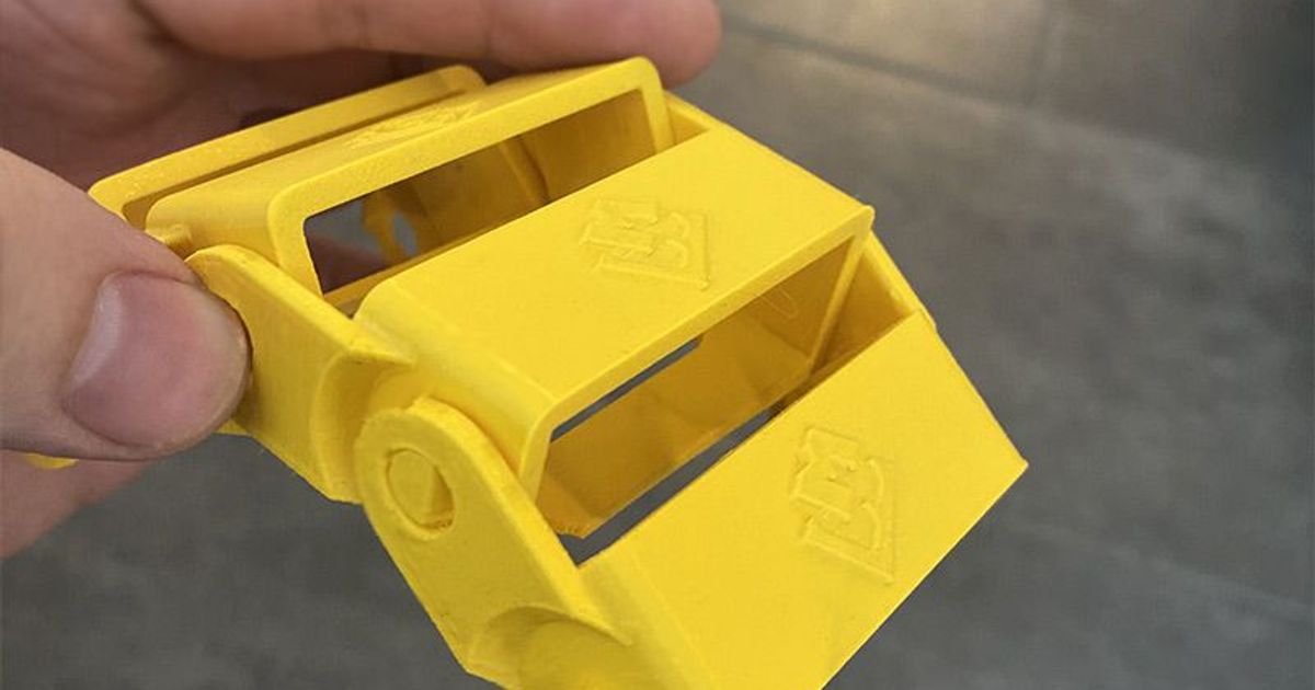 Big cable drag chain, space for 18 x 50mm cable, quick wiring by