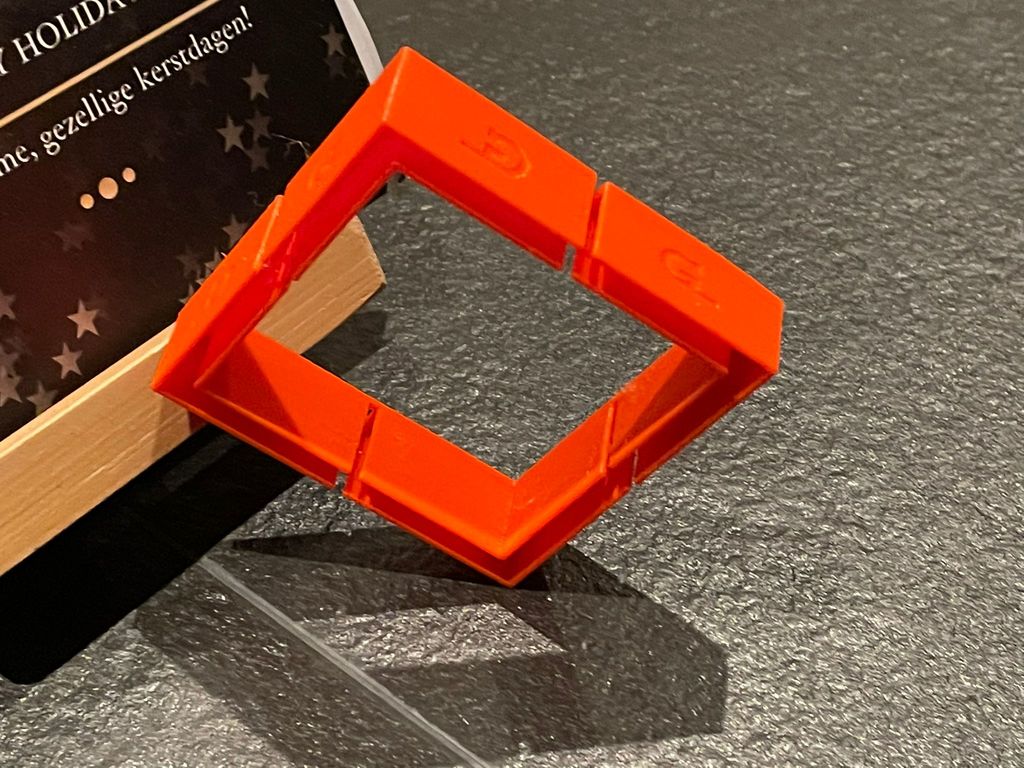 Corner reinforcement for corrugated cardboard box by GeertL Download