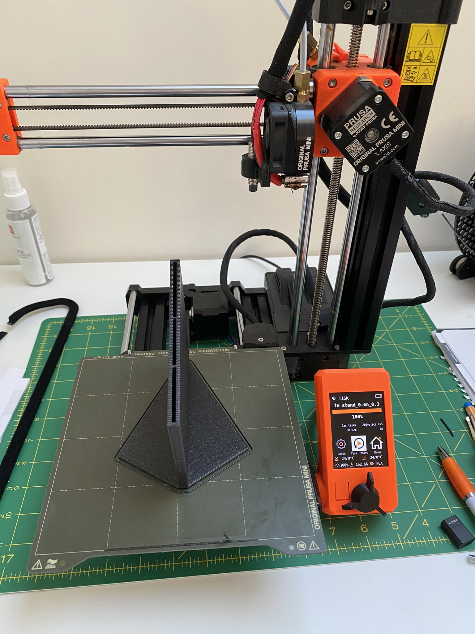 Miniatura 3 do modelo 3D Simple modern knife stand
