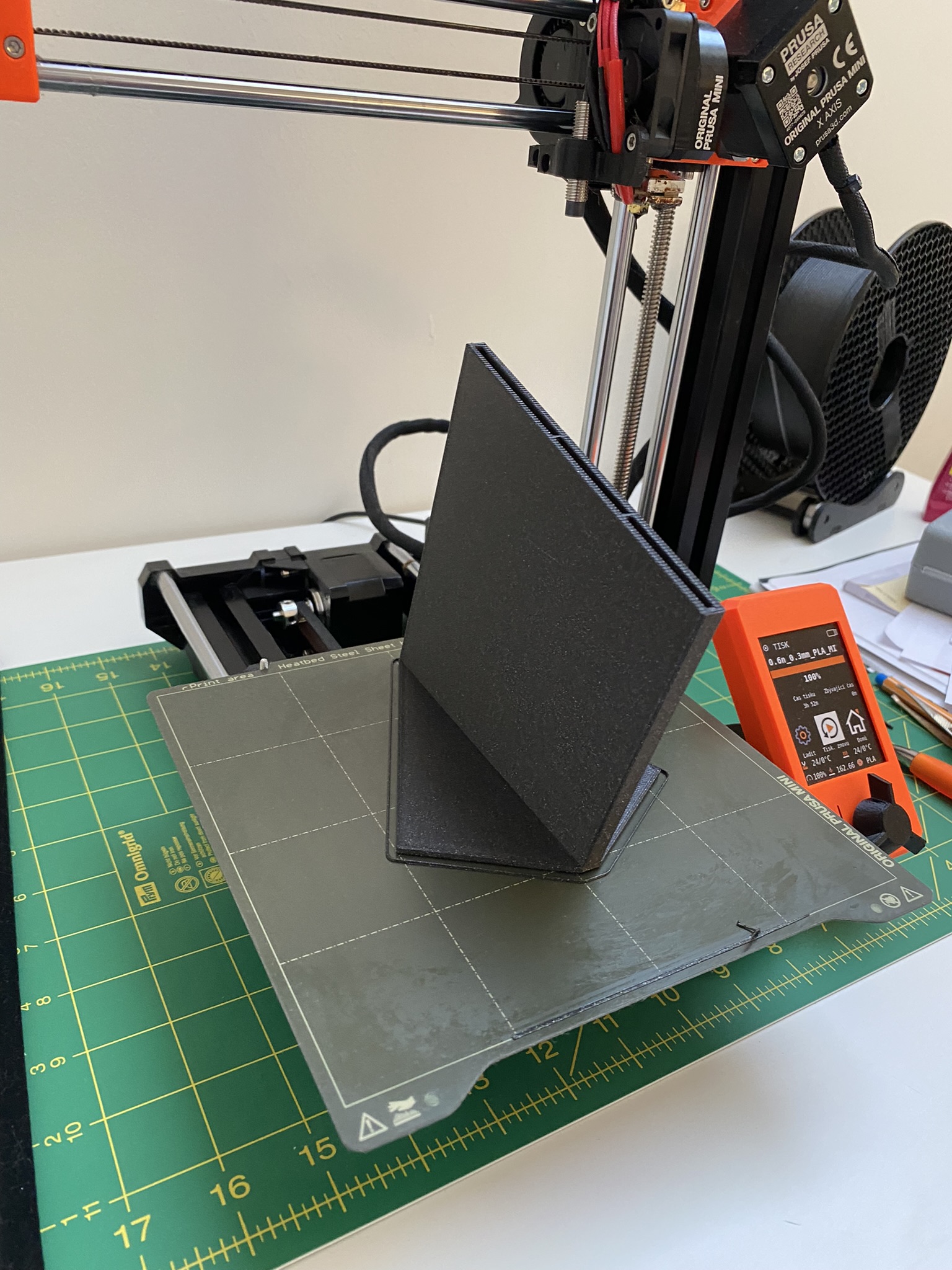 Miniatura 5 do modelo 3D Simple modern knife stand
