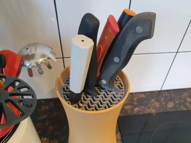 Hyperboloid Knife Holder