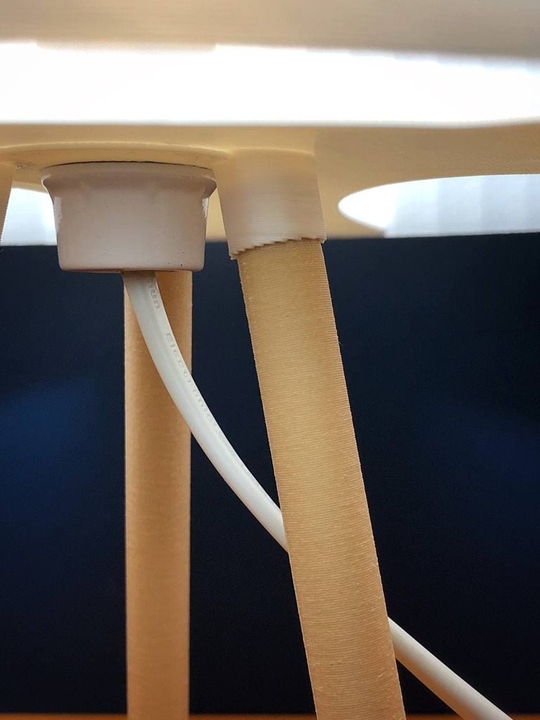 Miniatura 3 do modelo 3D Nordic Table Lamp