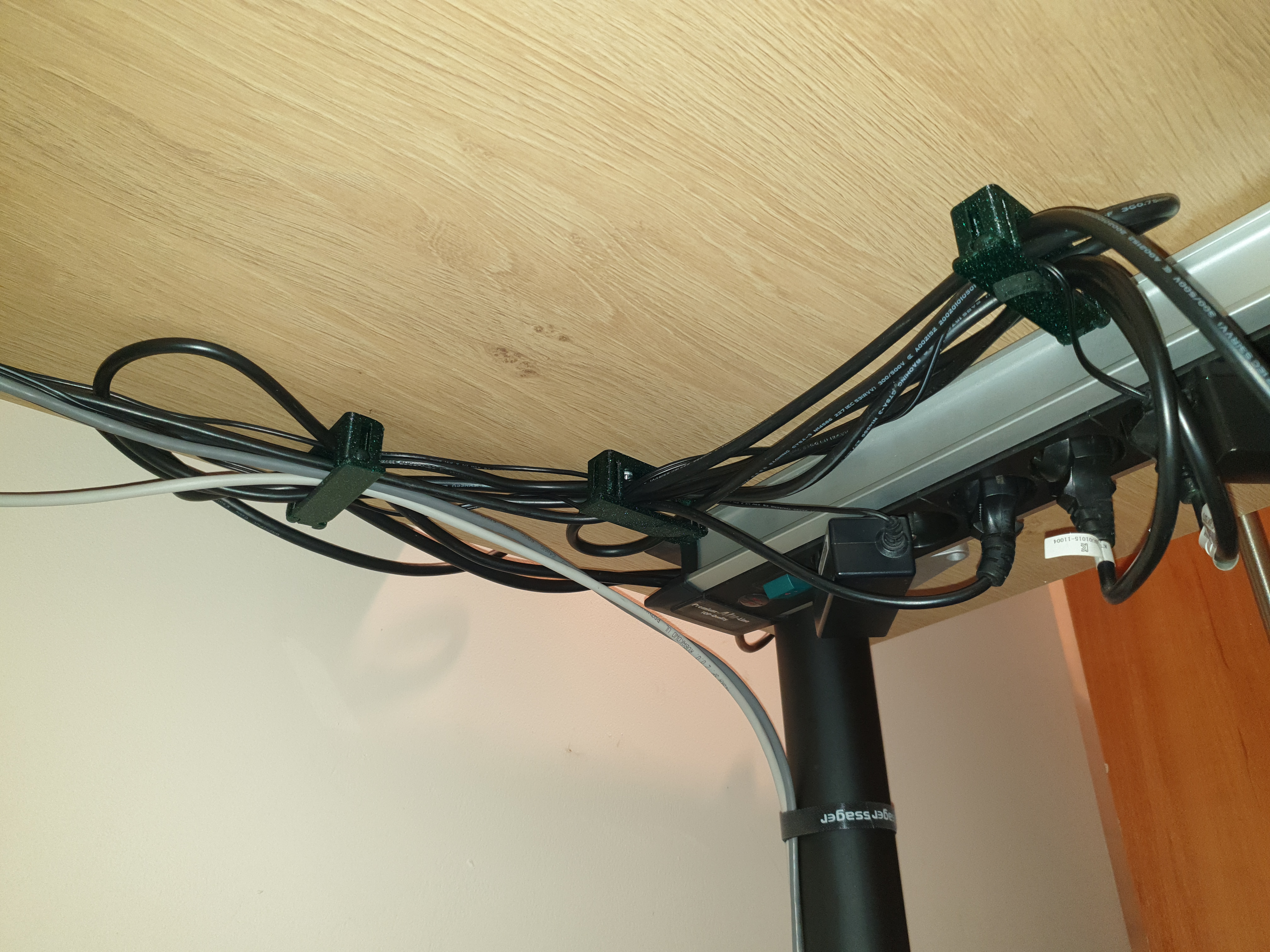 Lockable cable holder — thumbnail 4